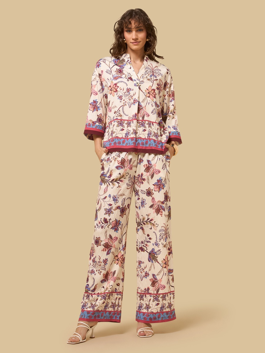 Floral Print V Neck Top with 3/4 Sleeves