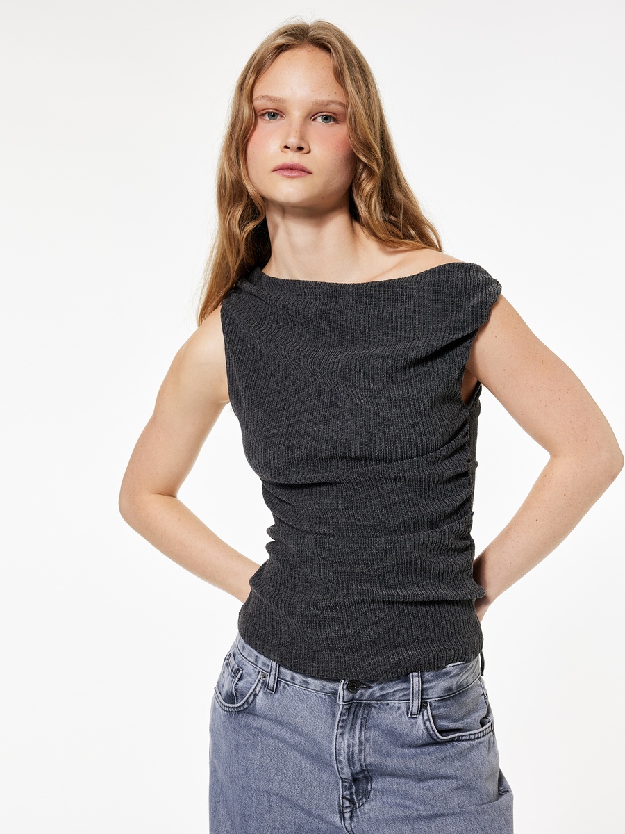 Sleeveless Top