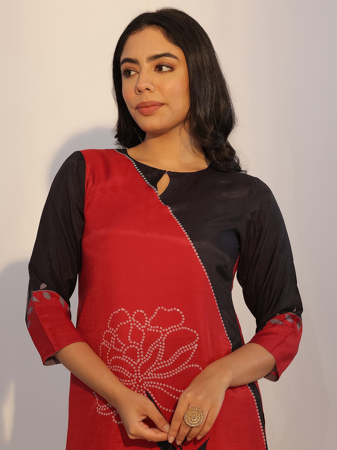 Printed Silk Blend Straight Kurta, Trousers And Dupatta Set