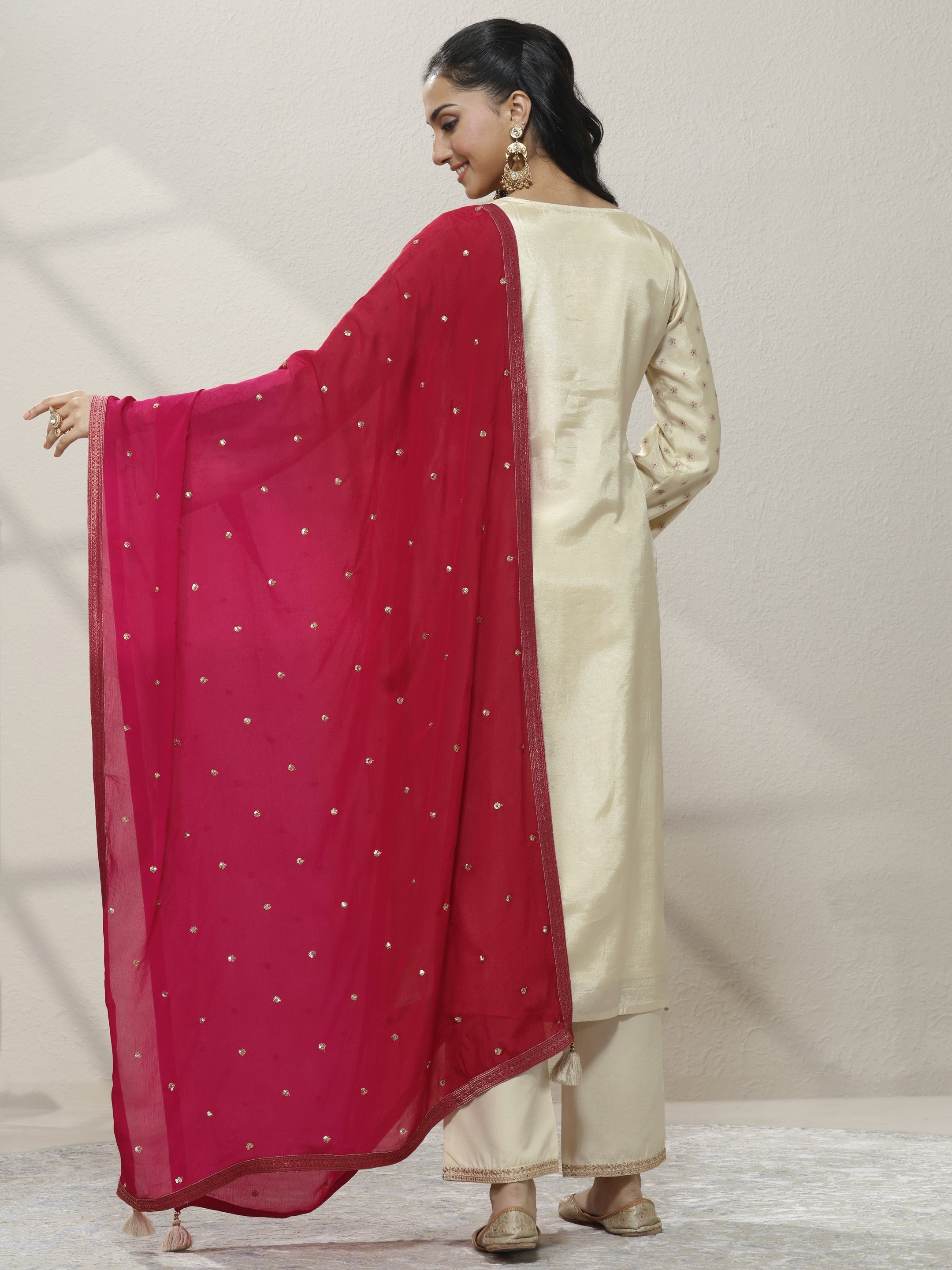 Printed Silk Blend Straight Kurta, Trousers And Dupatta Set