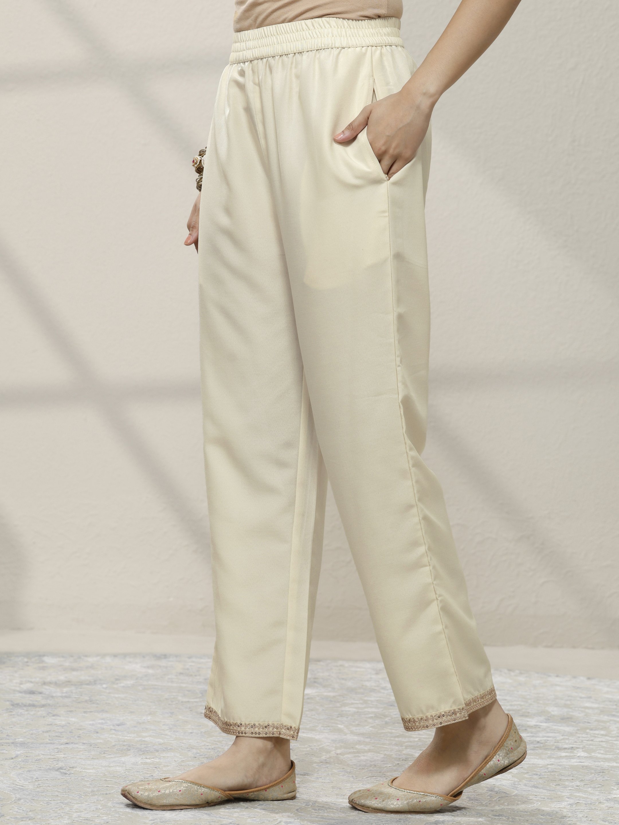 Printed Silk Blend Straight Kurta, Trousers And Dupatta Set