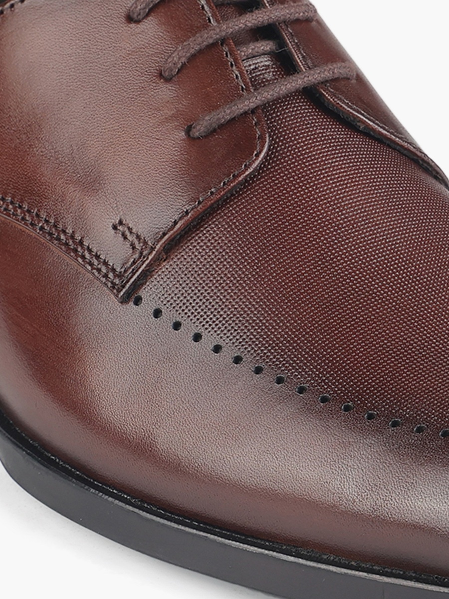 Men Lace-Up Derby Shoes