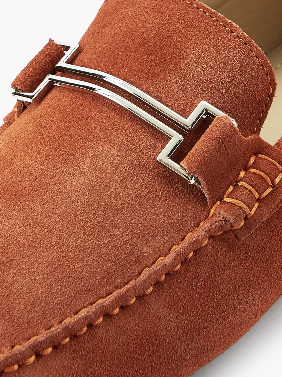 Men Metallic Trim Leather Loafers