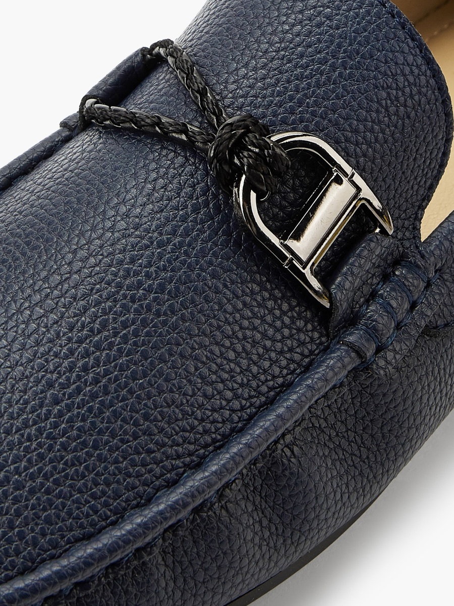 Men Textured Loafers