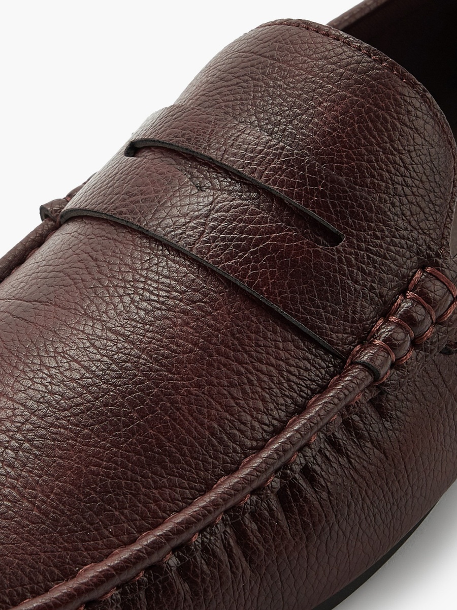 Men Textured Loafers