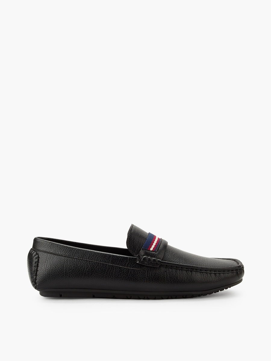 Men Textured Loafers