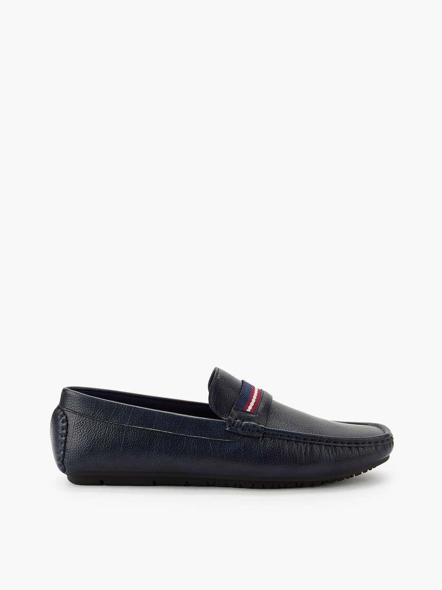 Men Textured Loafers