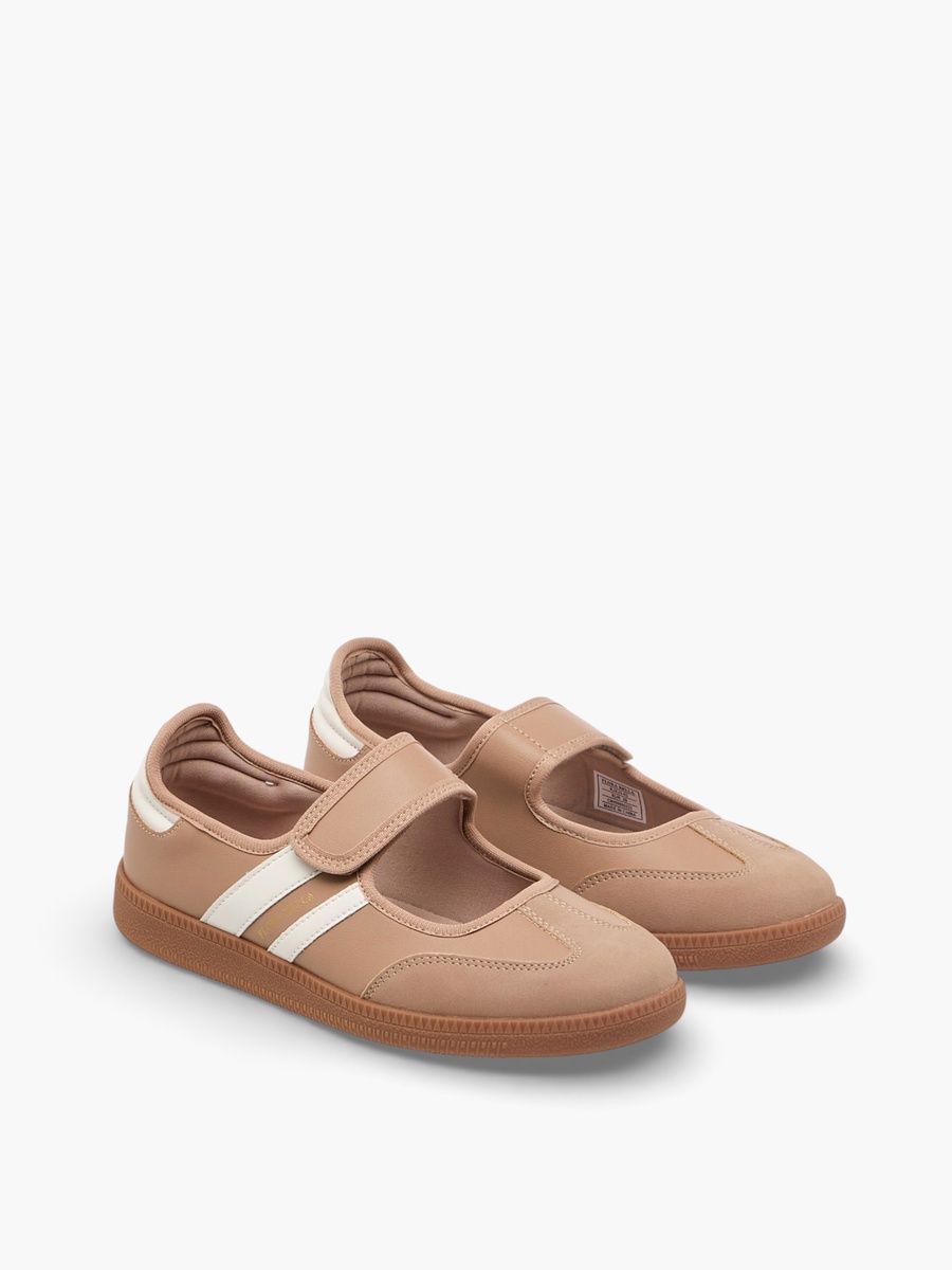 Women Hook and Loop Sneakers