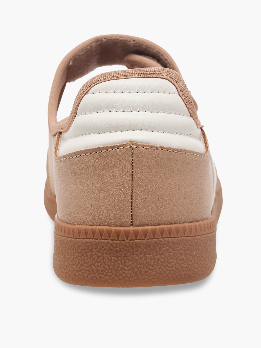 Women Hook and Loop Sneakers