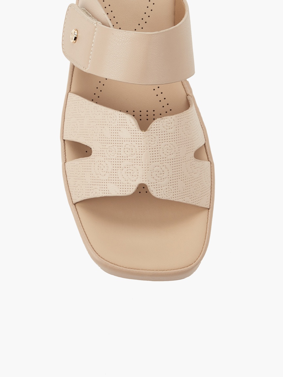 Women Floral Textured Wedge Heel Sandals
