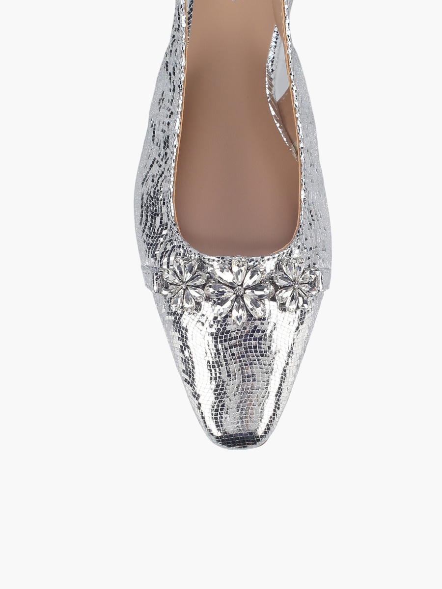 Women Embellished Pointed Toe Shoes