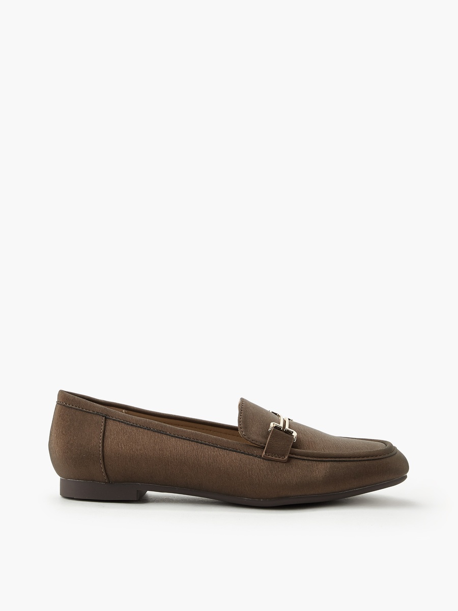 Women Buckle Detail Loafers