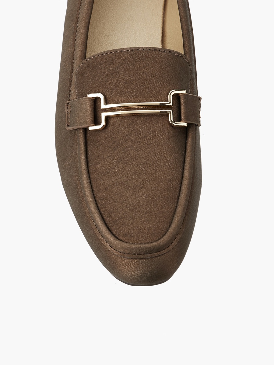 Women Buckle Detail Loafers