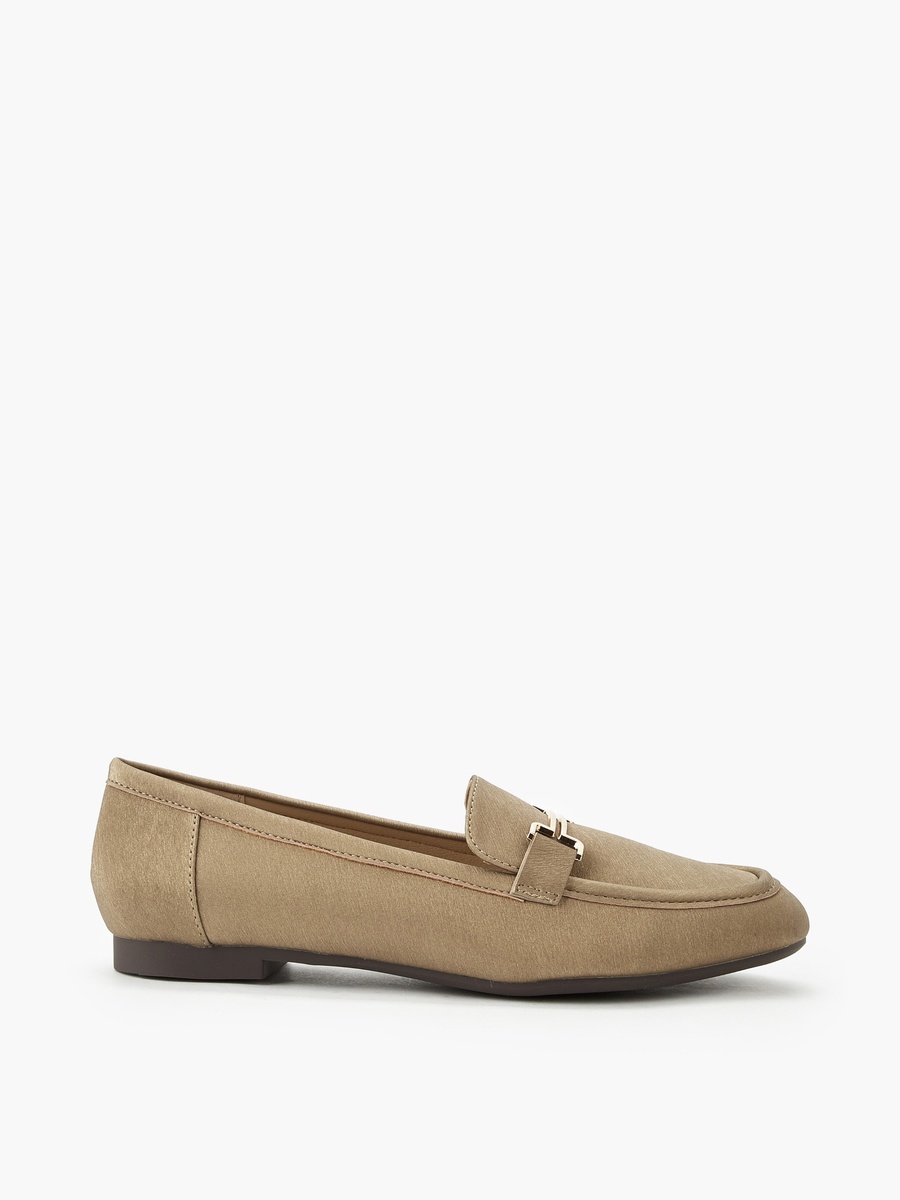Women Buckle Detail Loafers