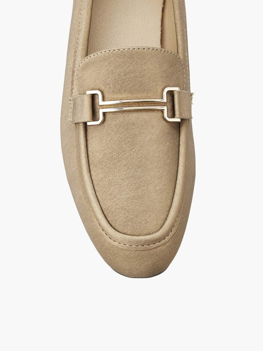 Women Buckle Detail Loafers
