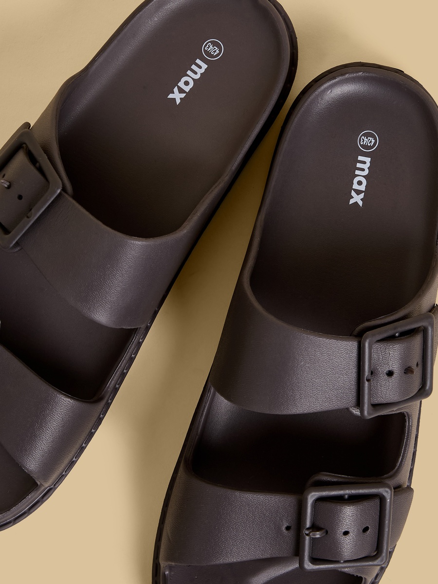 Buckle Detail Slides