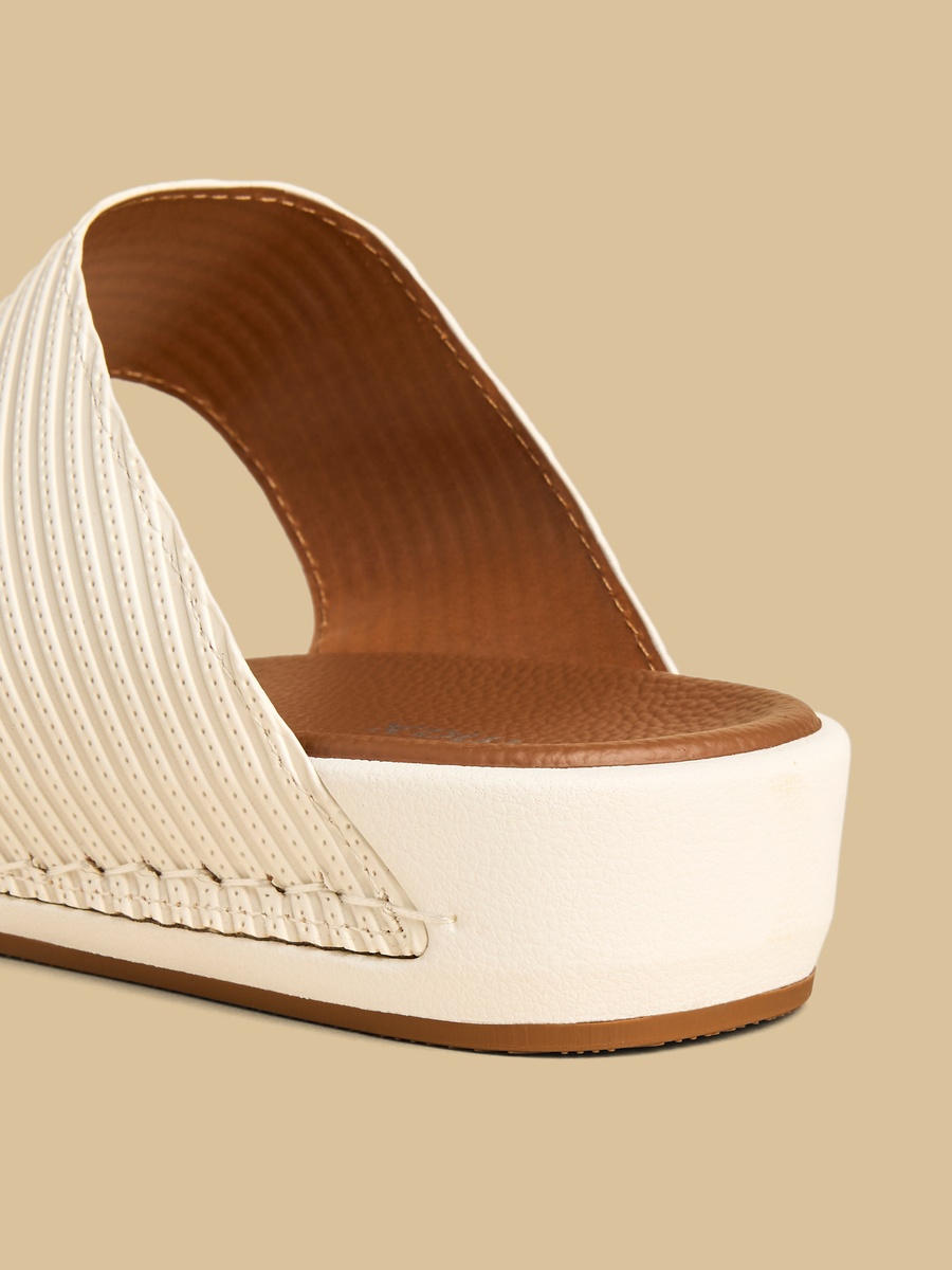 Ribbed Slip-On Arabic Sandals