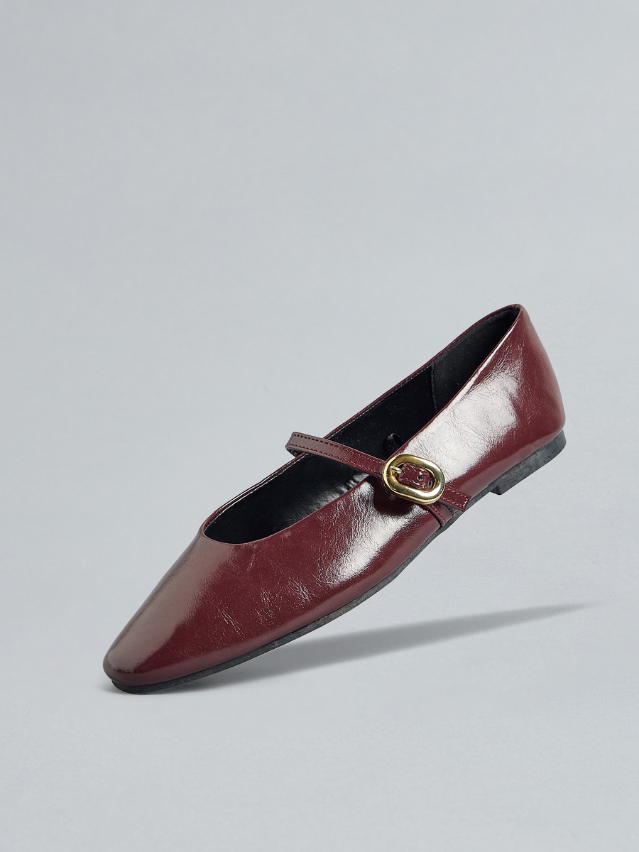 Plain Ballerina Shoes with Buckle Closure