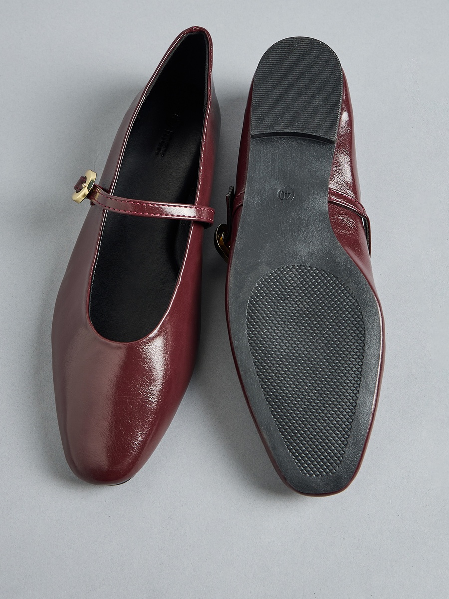 Plain Ballerina Shoes with Buckle Closure