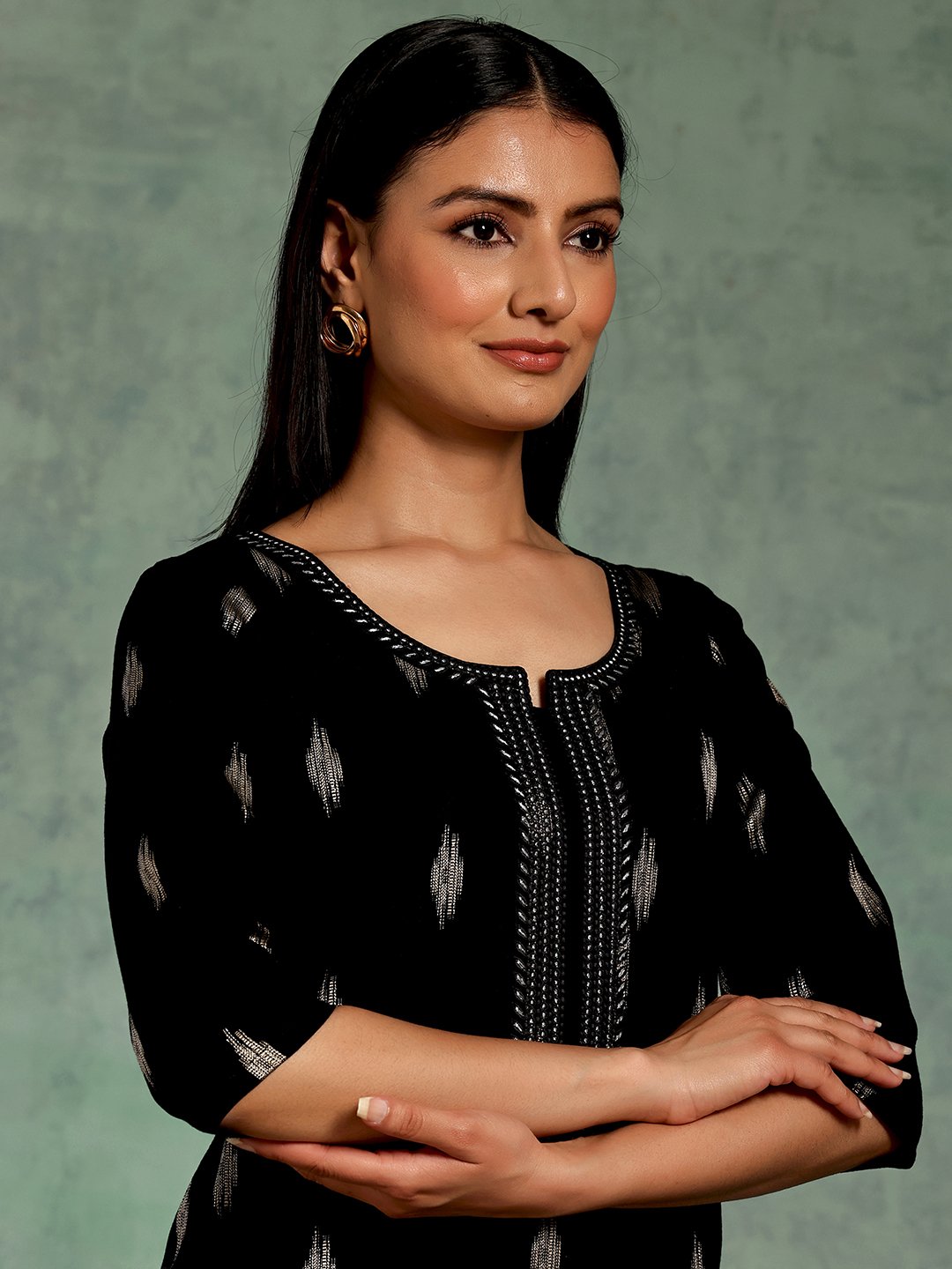 Black Embroidered Viscose Straight Kurta
