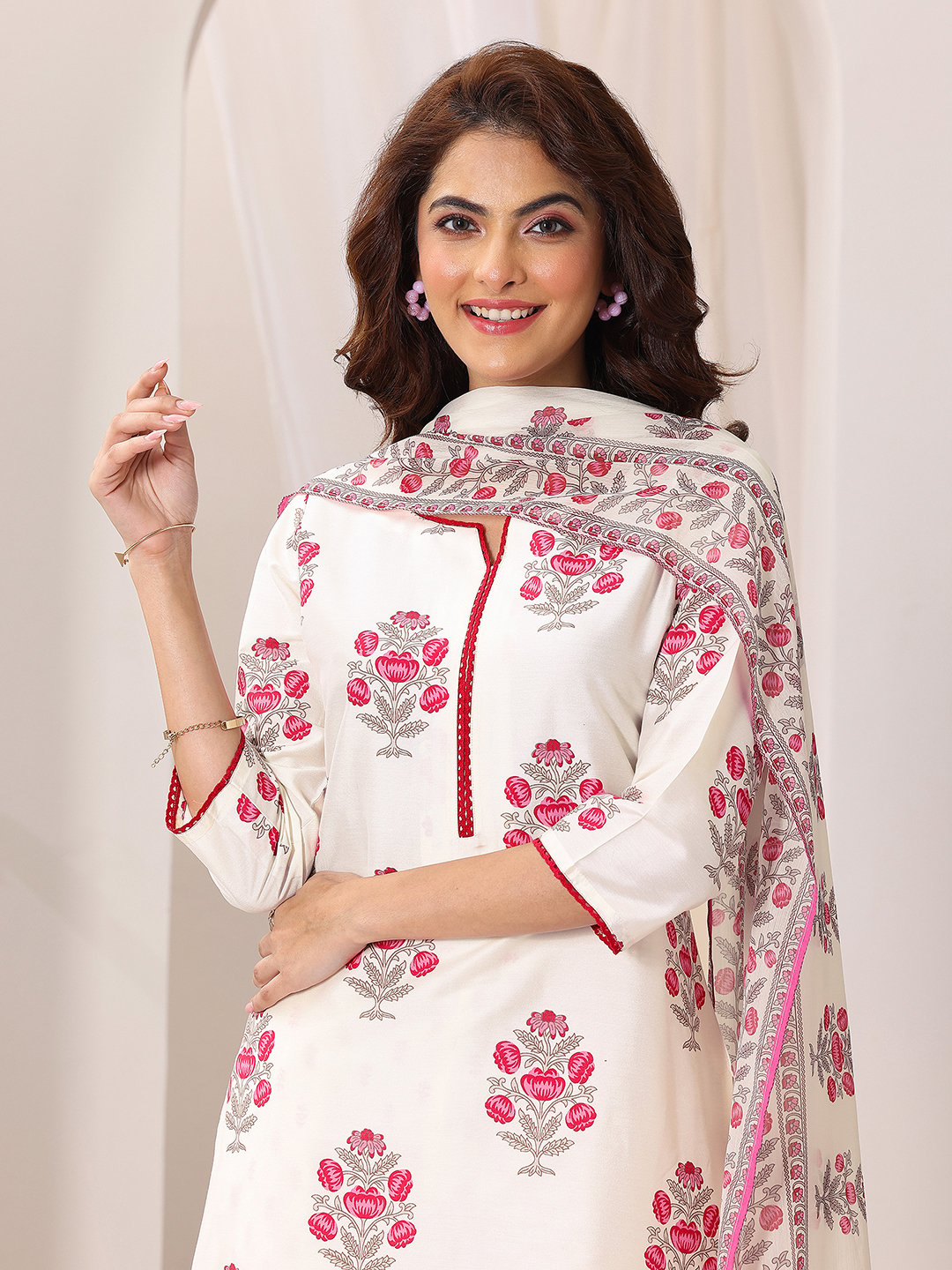 Off white Printed Silk Blend Straight Kurta, Trousers and Dupatta Set