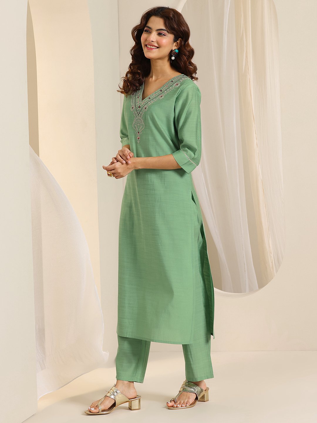 Green Yoke Design Silk Blend Straight Kurta, Trousers and Dupatta Set