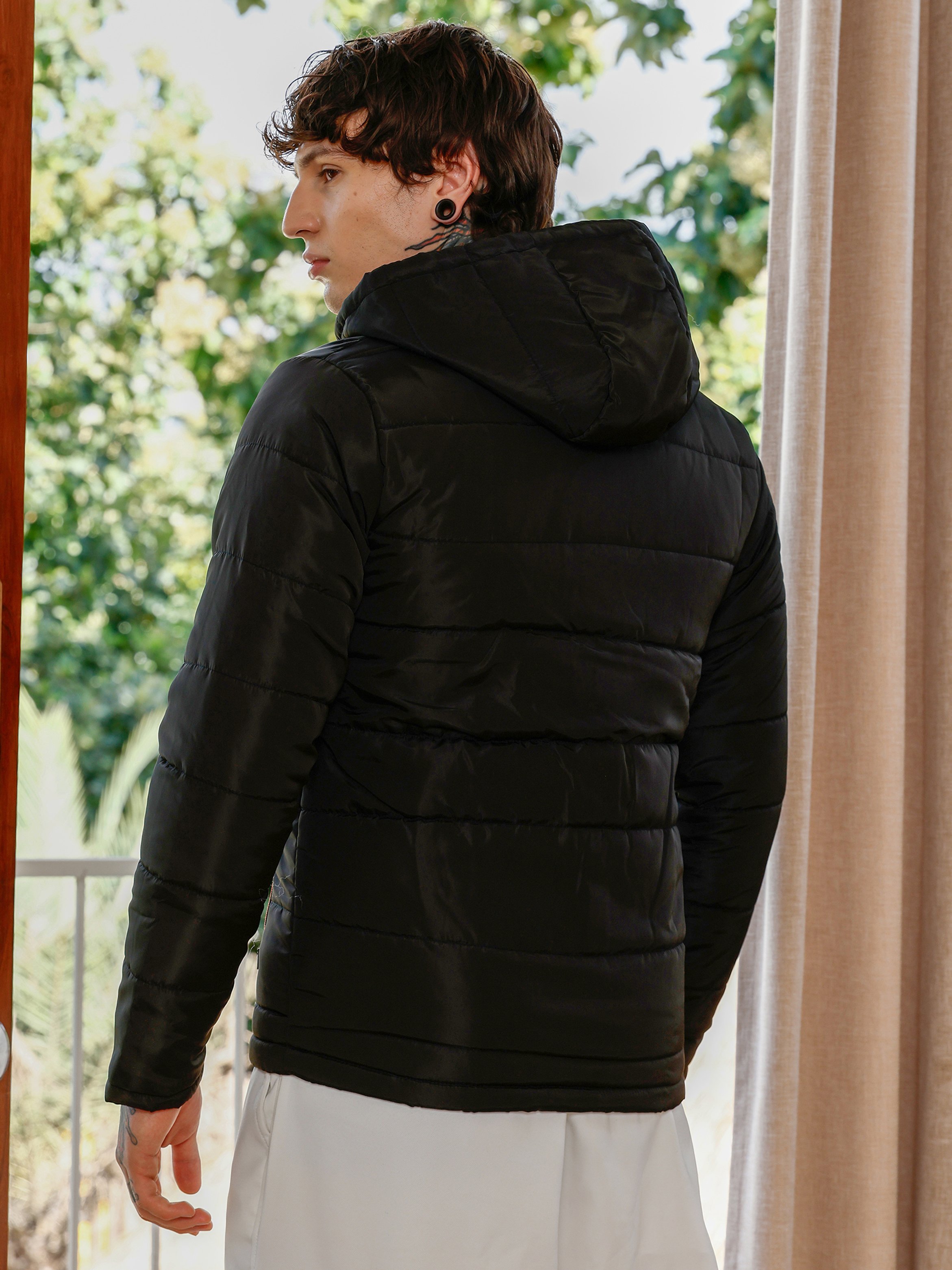 Men Black Hooded Bar-Quilt Puffer Jacket