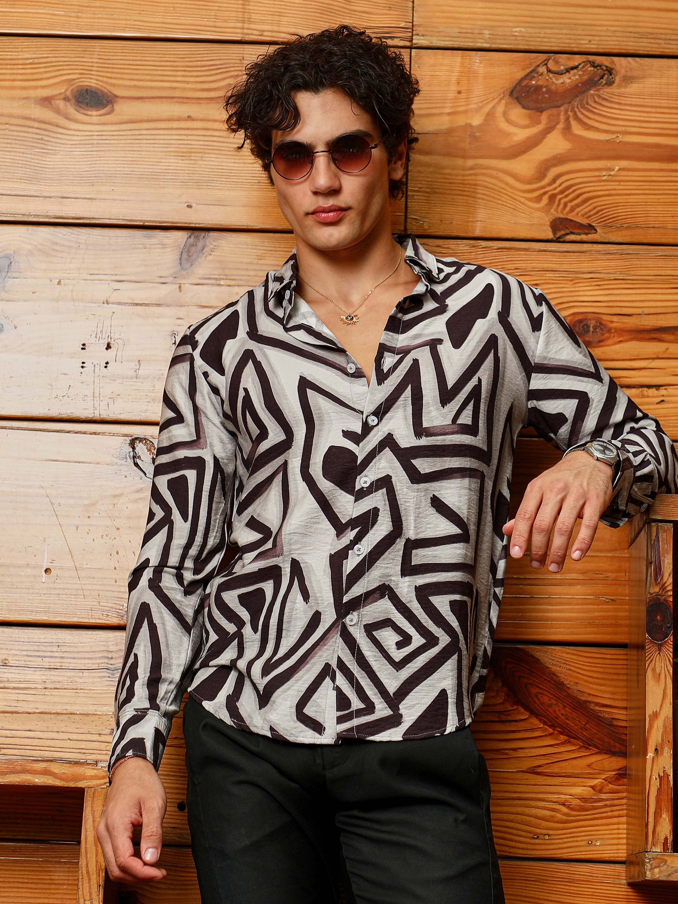Men Abstract Print Spread Collar Shirt
