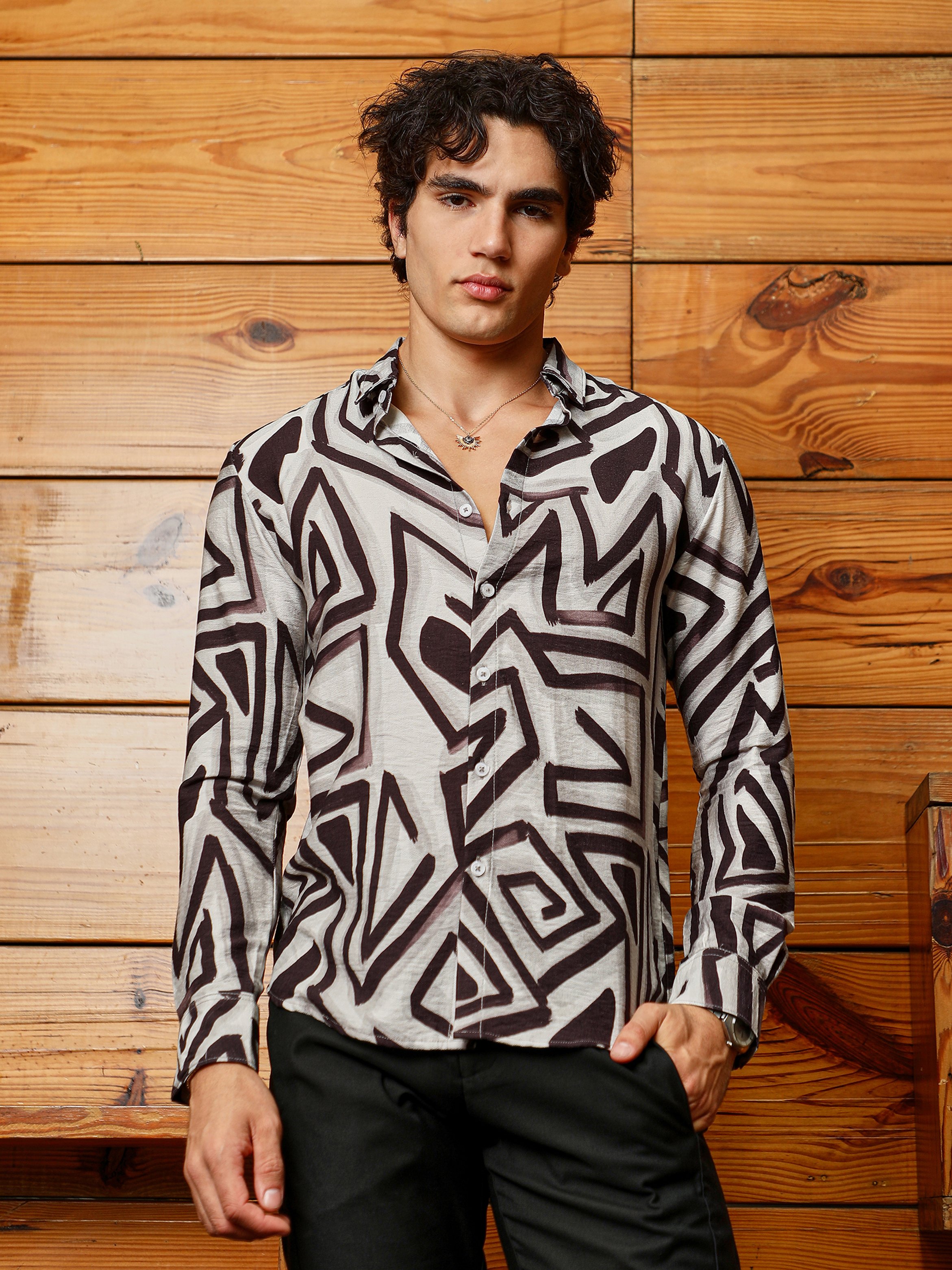 Men Abstract Print Spread Collar Shirt