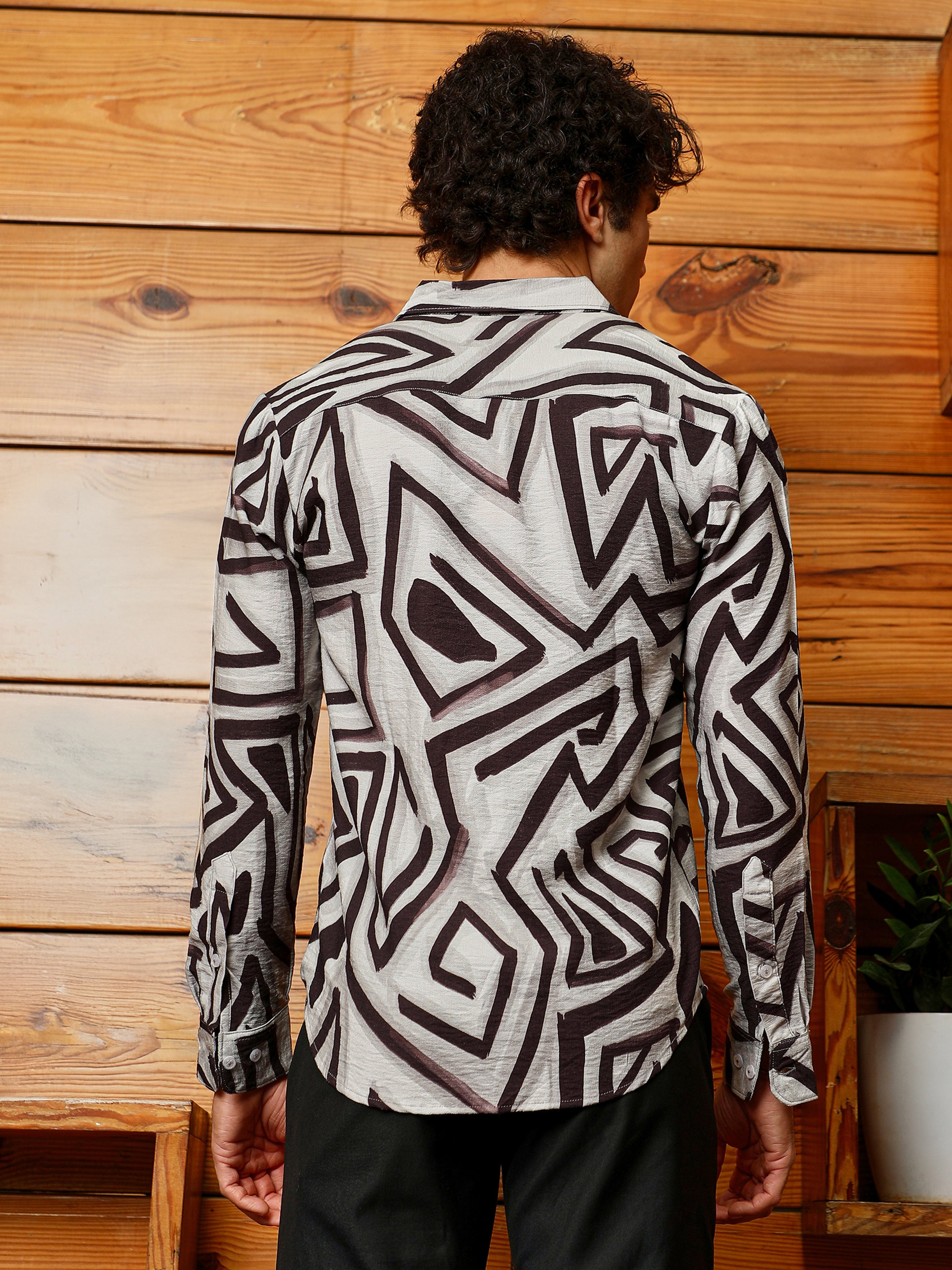 Men Abstract Print Spread Collar Shirt