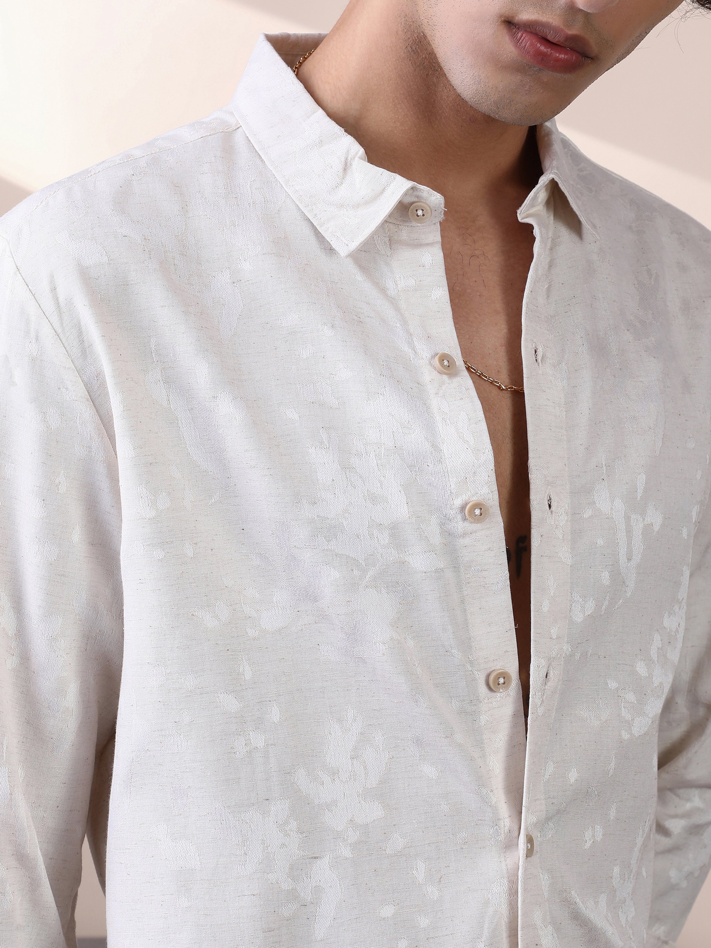 Men White Textured Regular Shirt