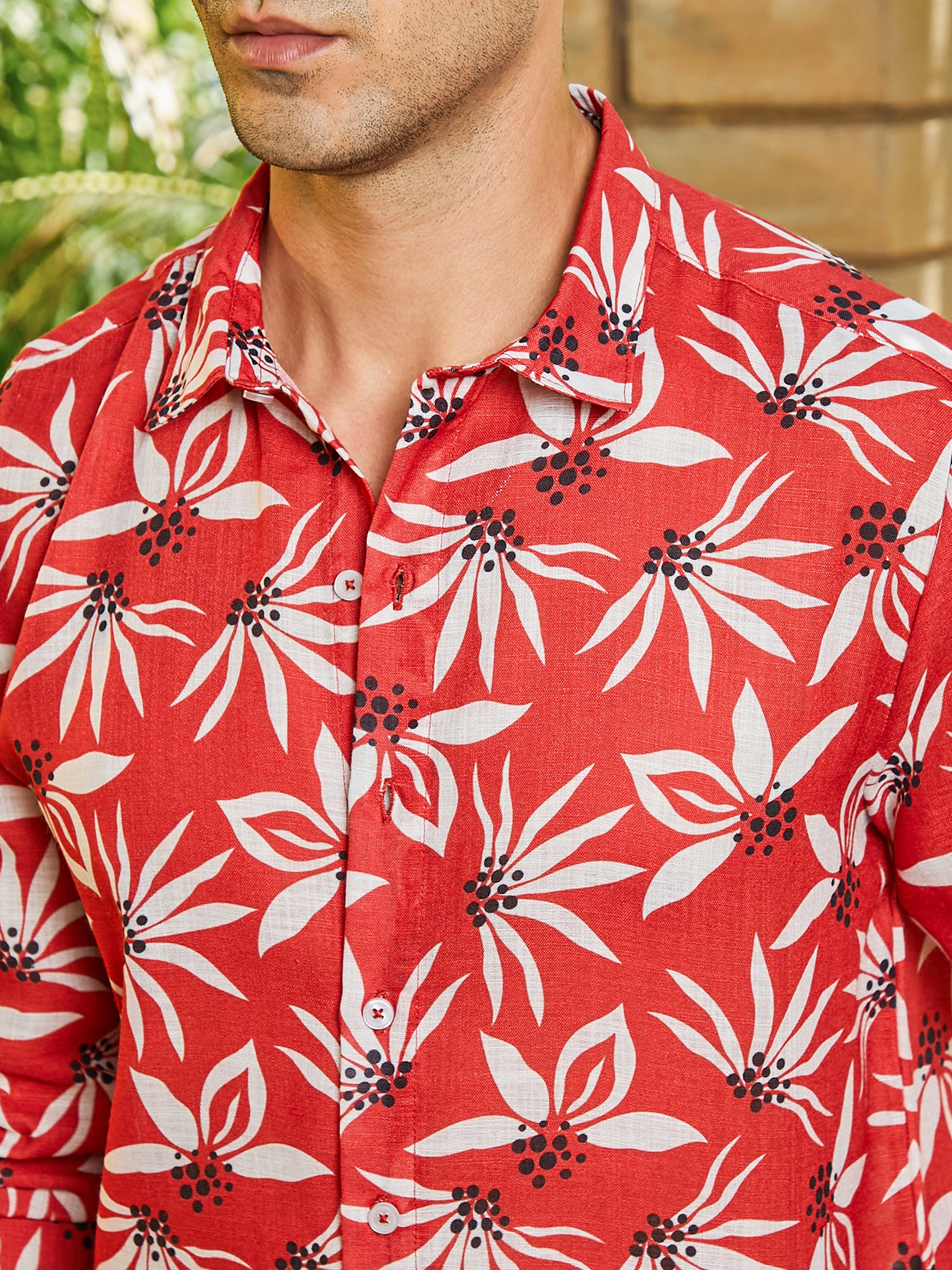 Men Red Floral Print Regular Shirt