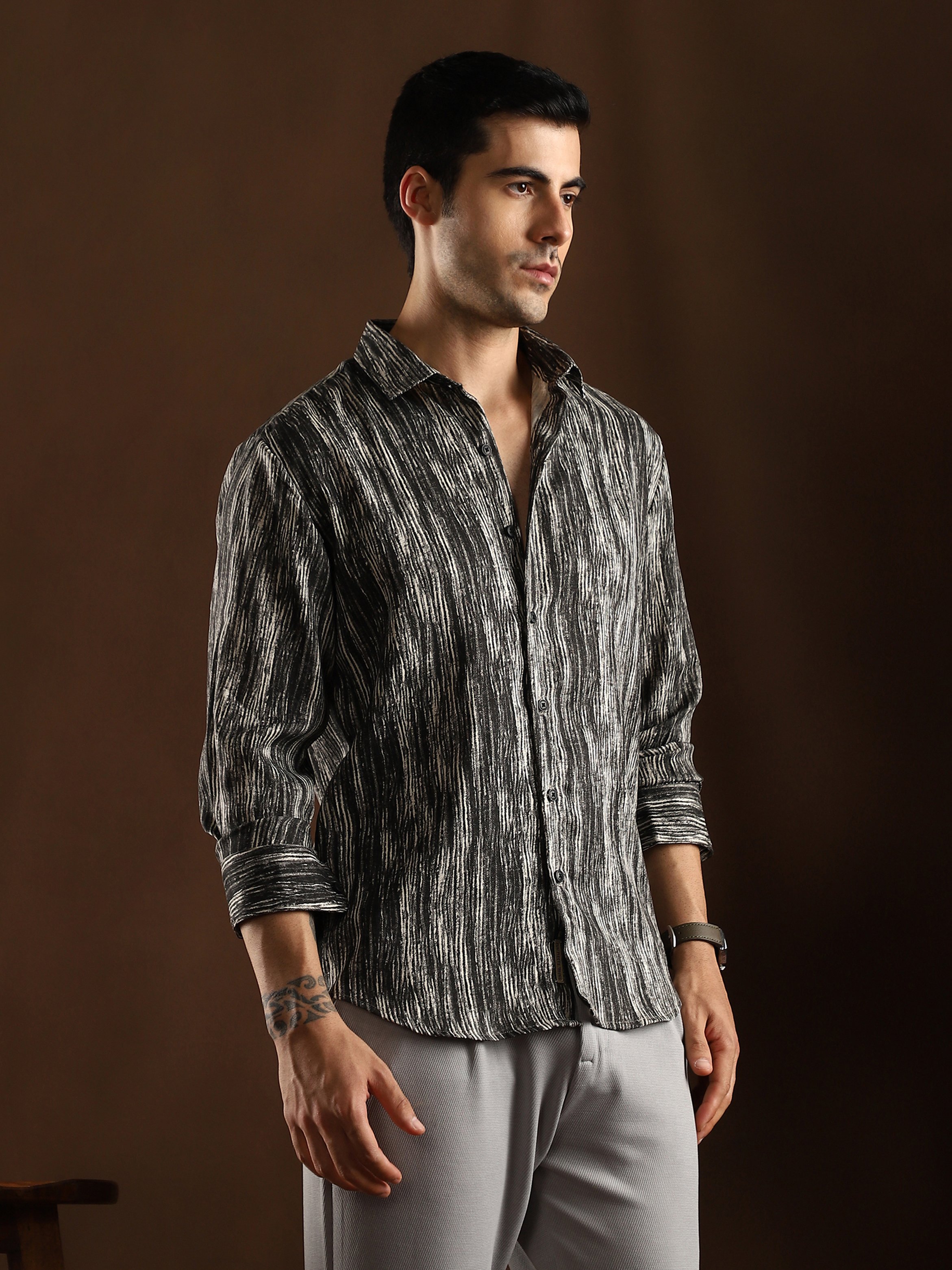 Men Obsidian Black Daisy White Distortion-Weave Shirt
