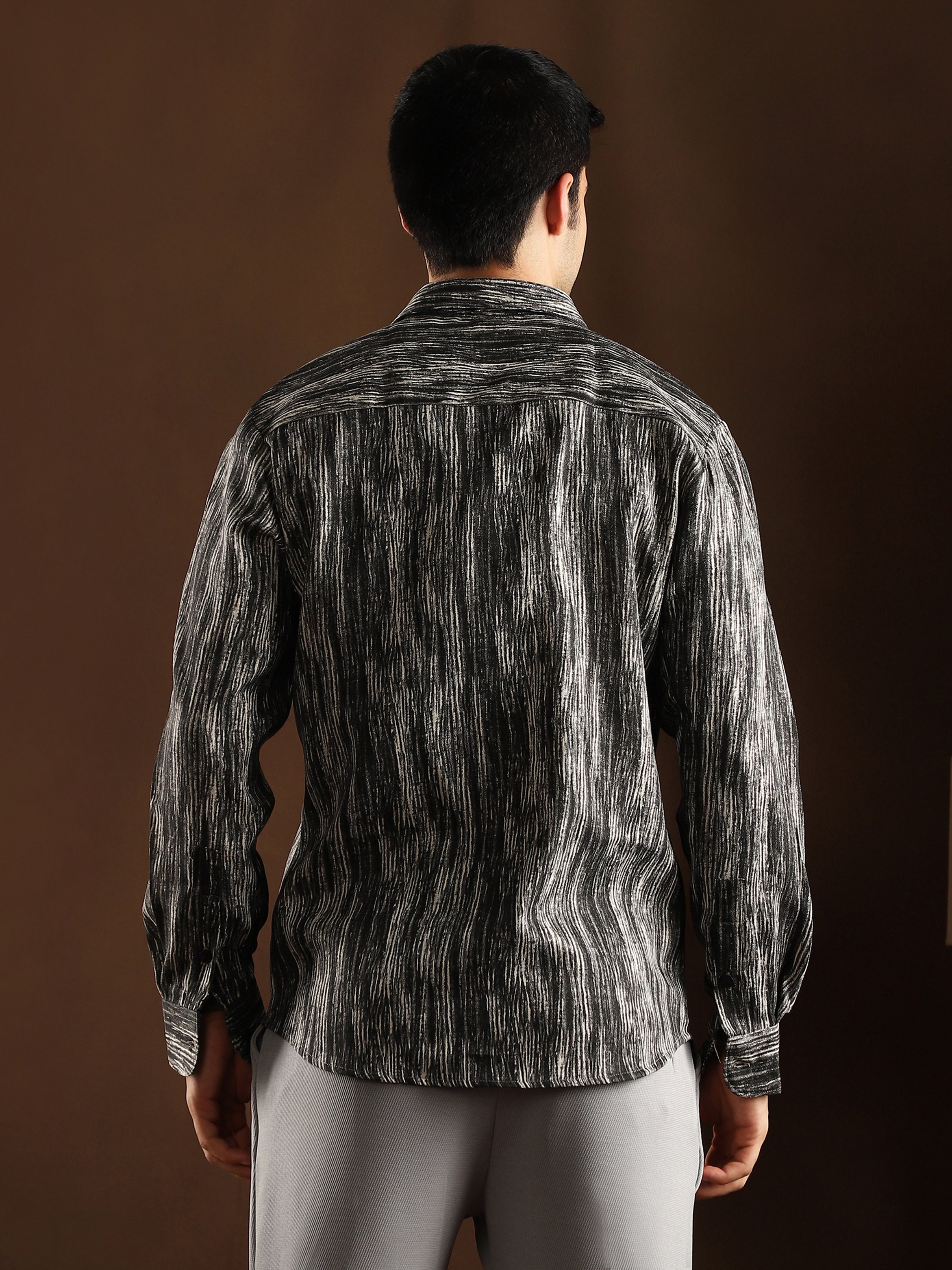 Men Obsidian Black Daisy White Distortion-Weave Shirt