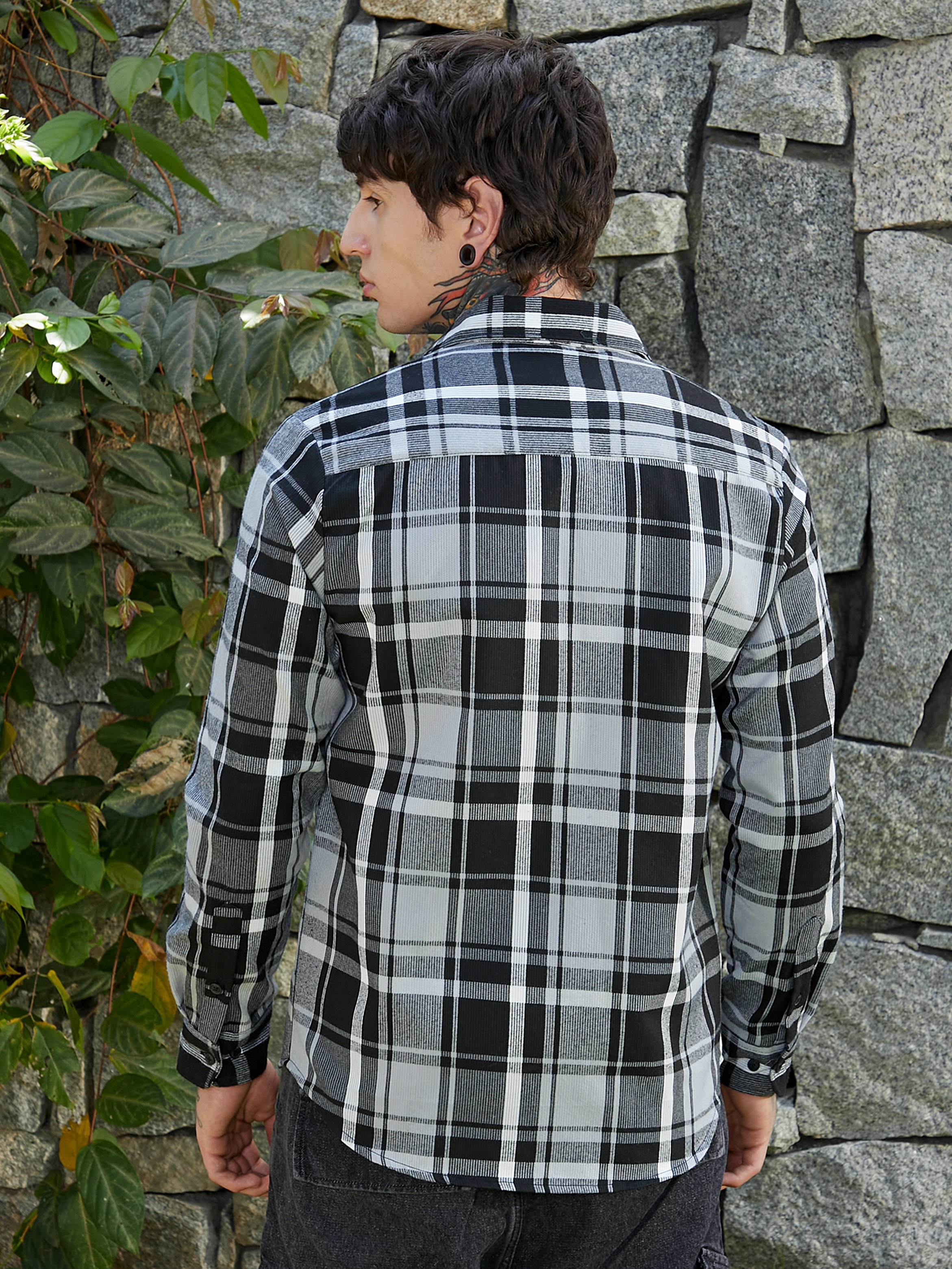 Men Checked Relaxed Fit Shirt