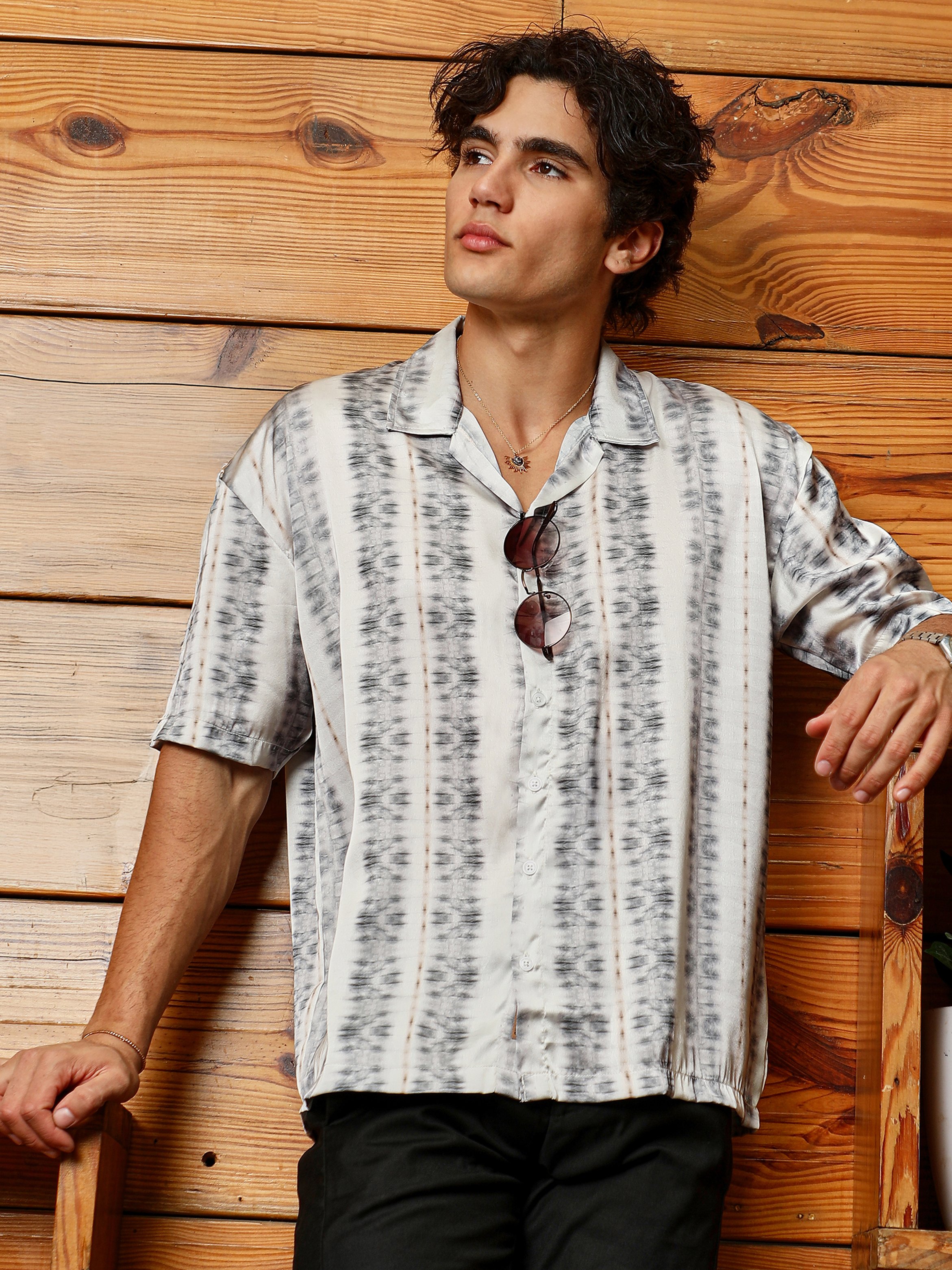 Men Graphic Print Satin Oversized Shirt