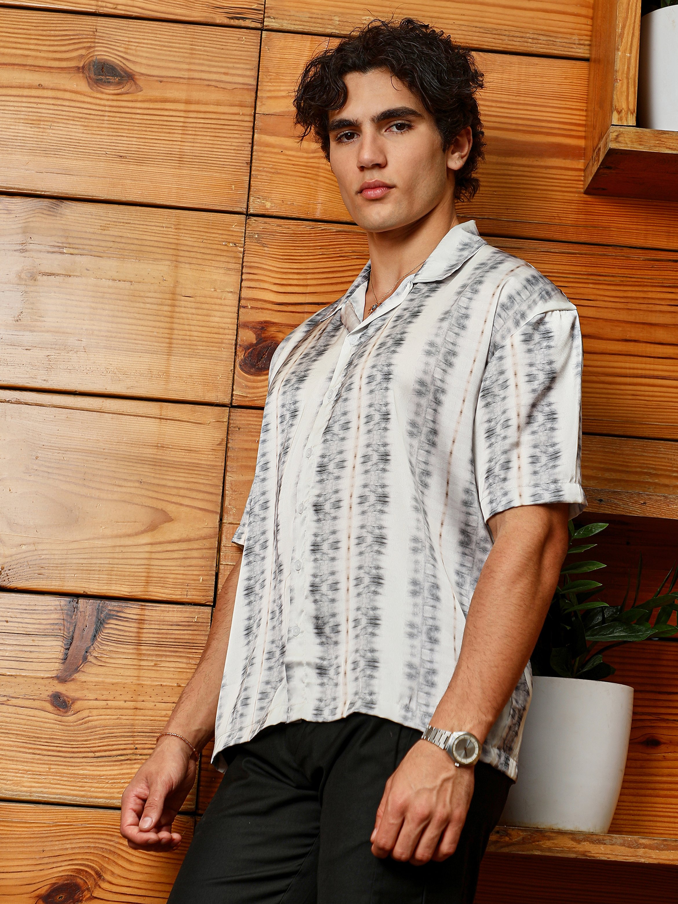 Men Graphic Print Satin Oversized Shirt