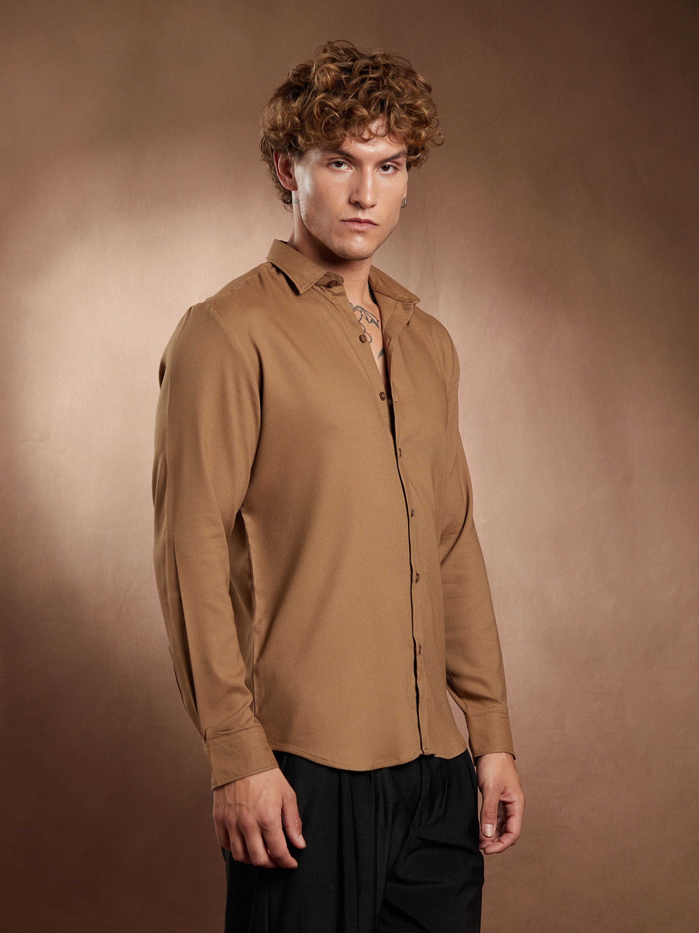 Men Mocha Brown Solid Waffle-Weave Shirt