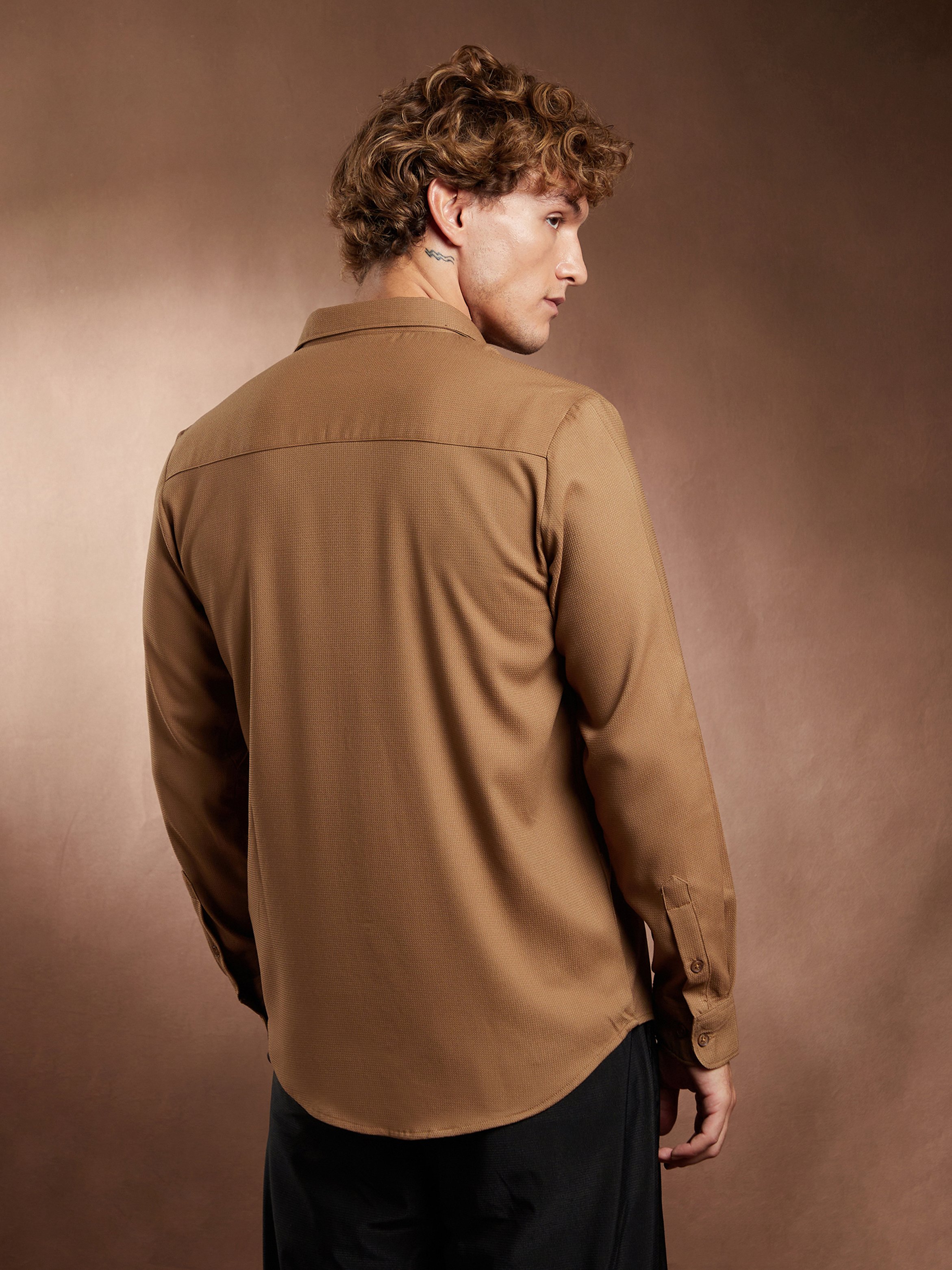Men Mocha Brown Solid Waffle-Weave Shirt