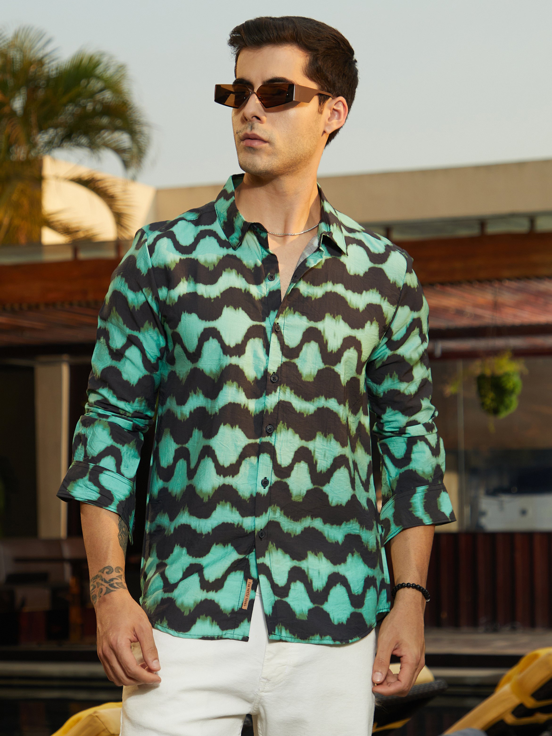 Men Green Spiral-Strokes Printed Shirt