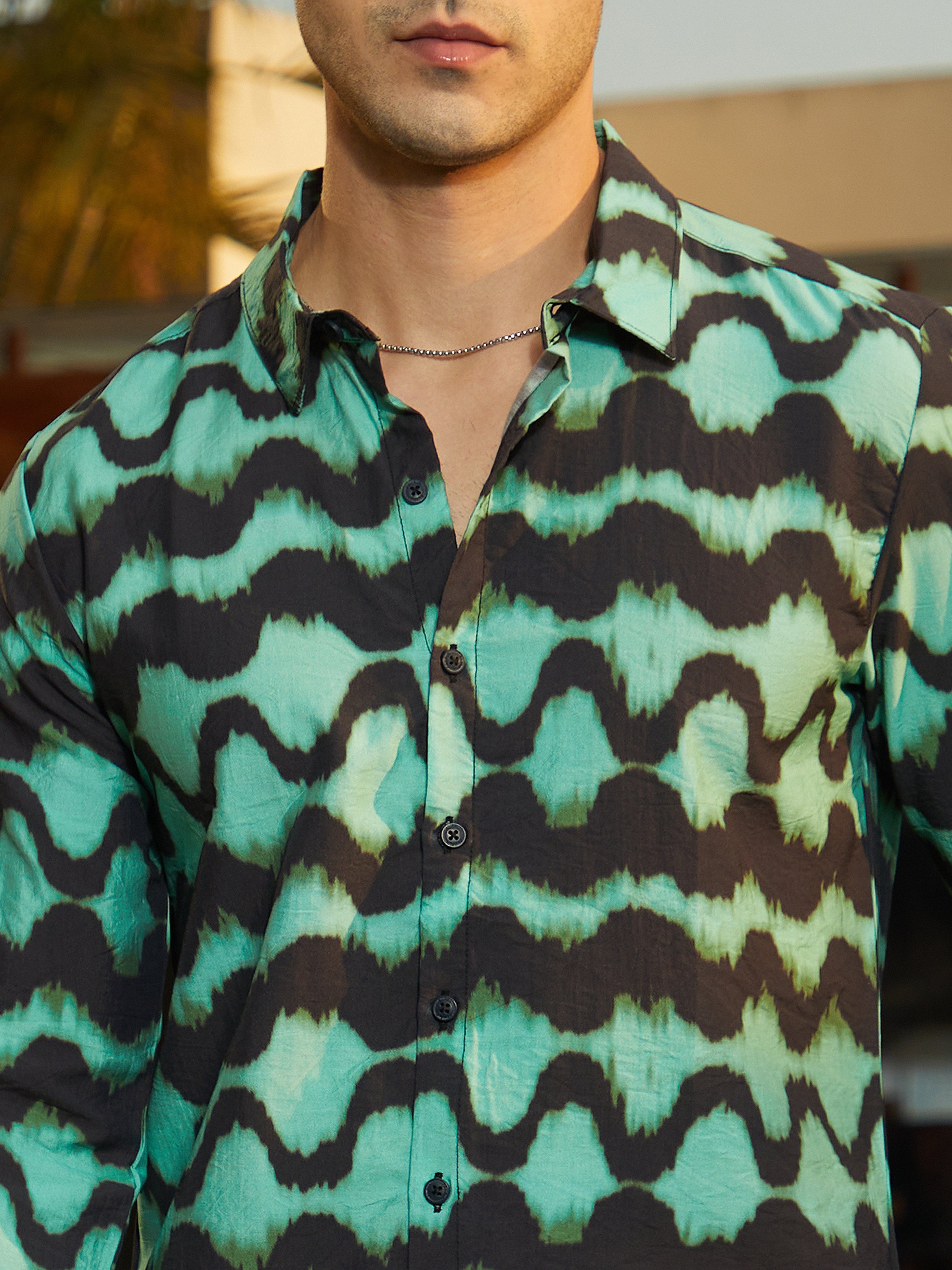 Men Green Spiral-Strokes Printed Shirt