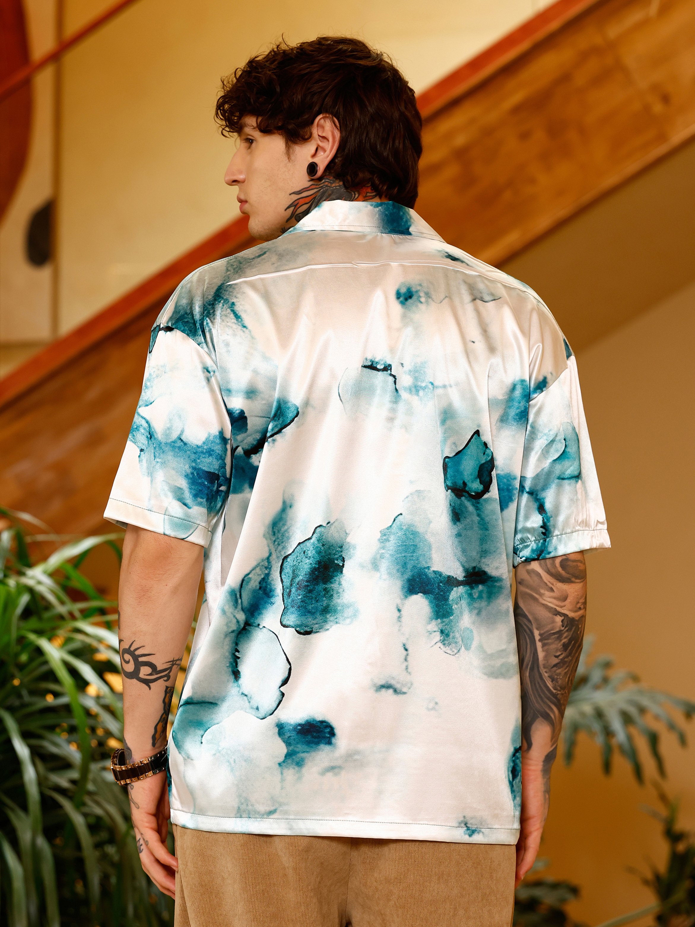 Men Abstract Print Satin Oversized Shirt