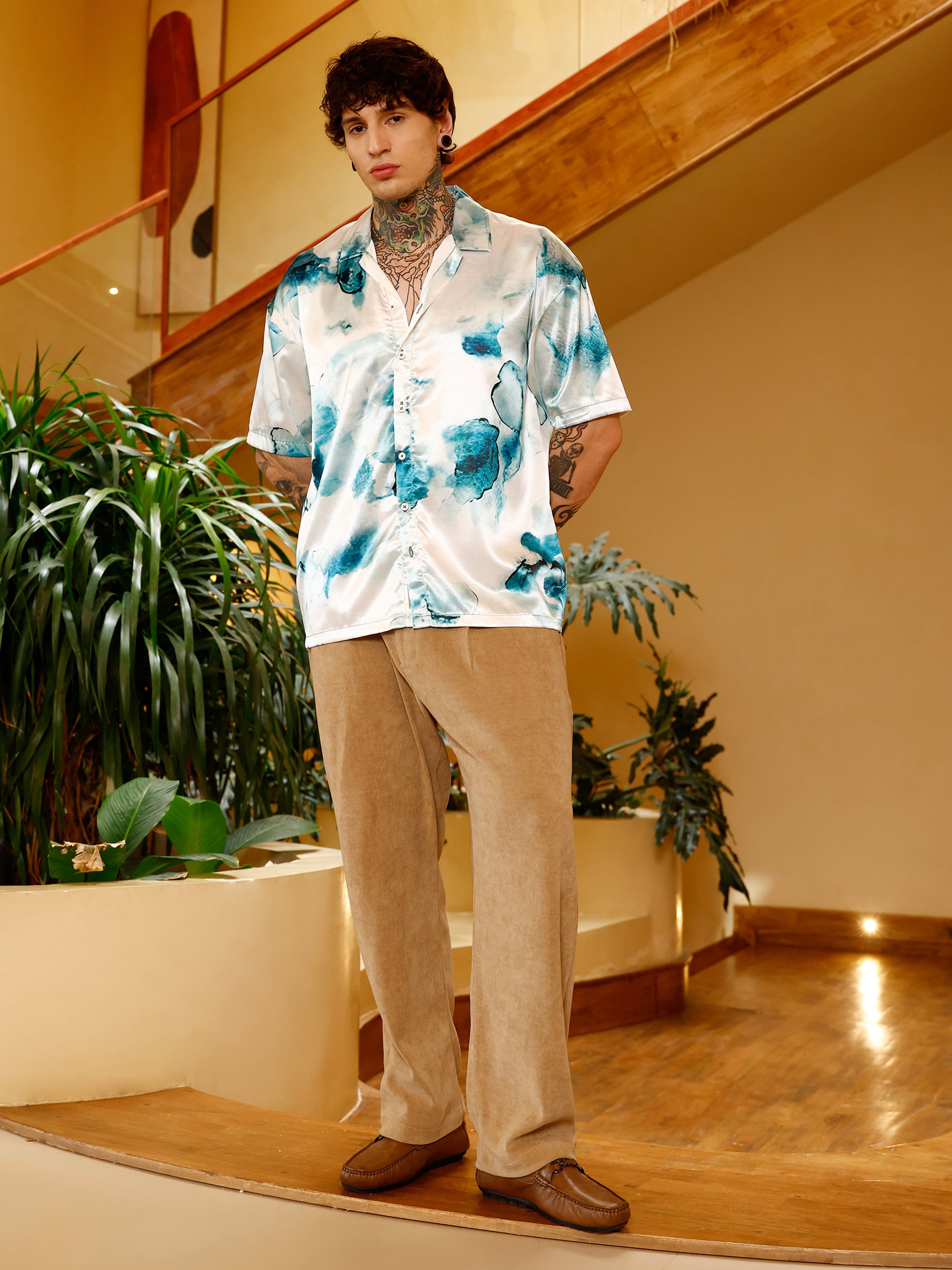 Men Abstract Print Satin Oversized Shirt