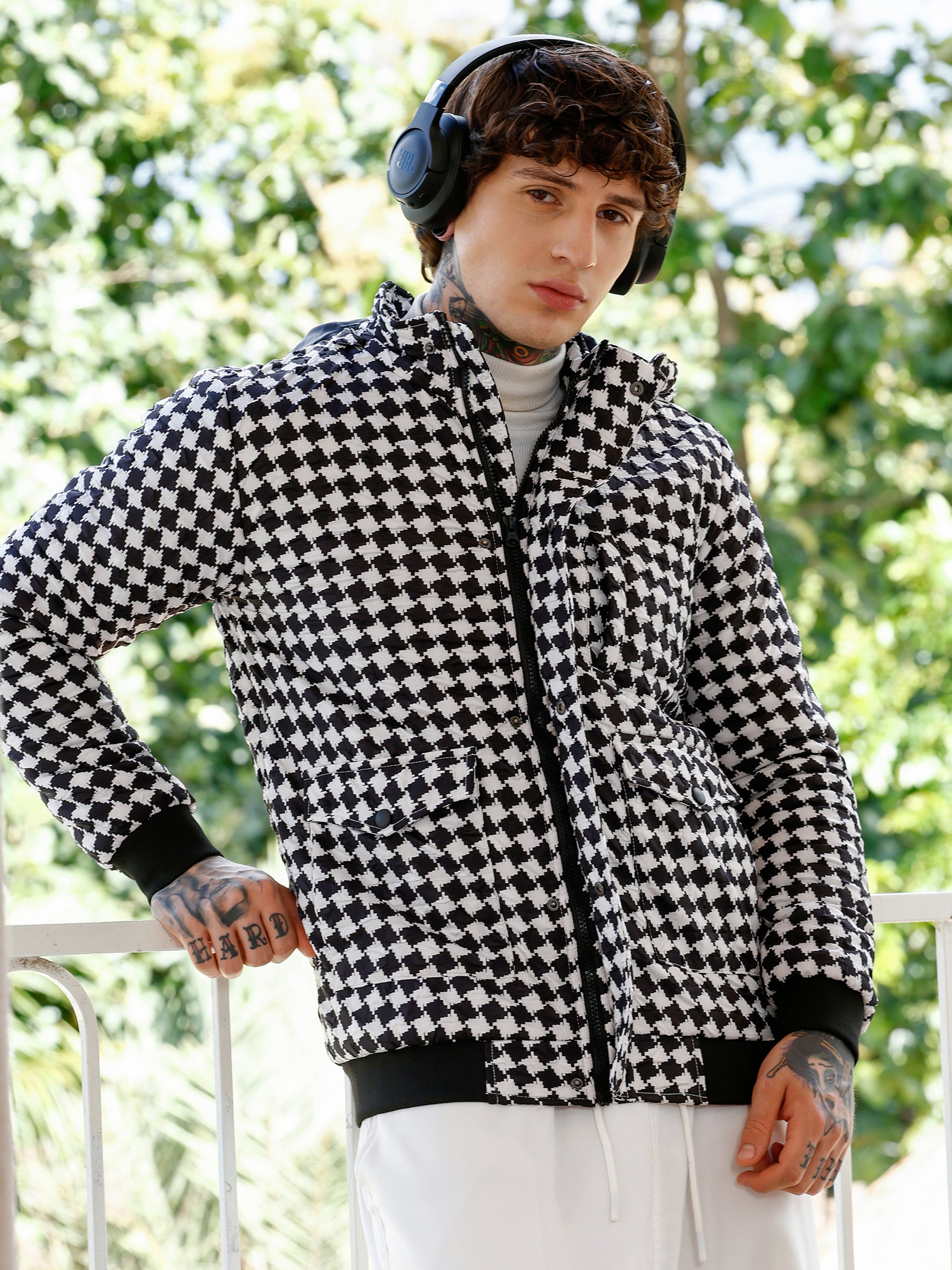Men Black Checked-Tactile Puffer Jacket