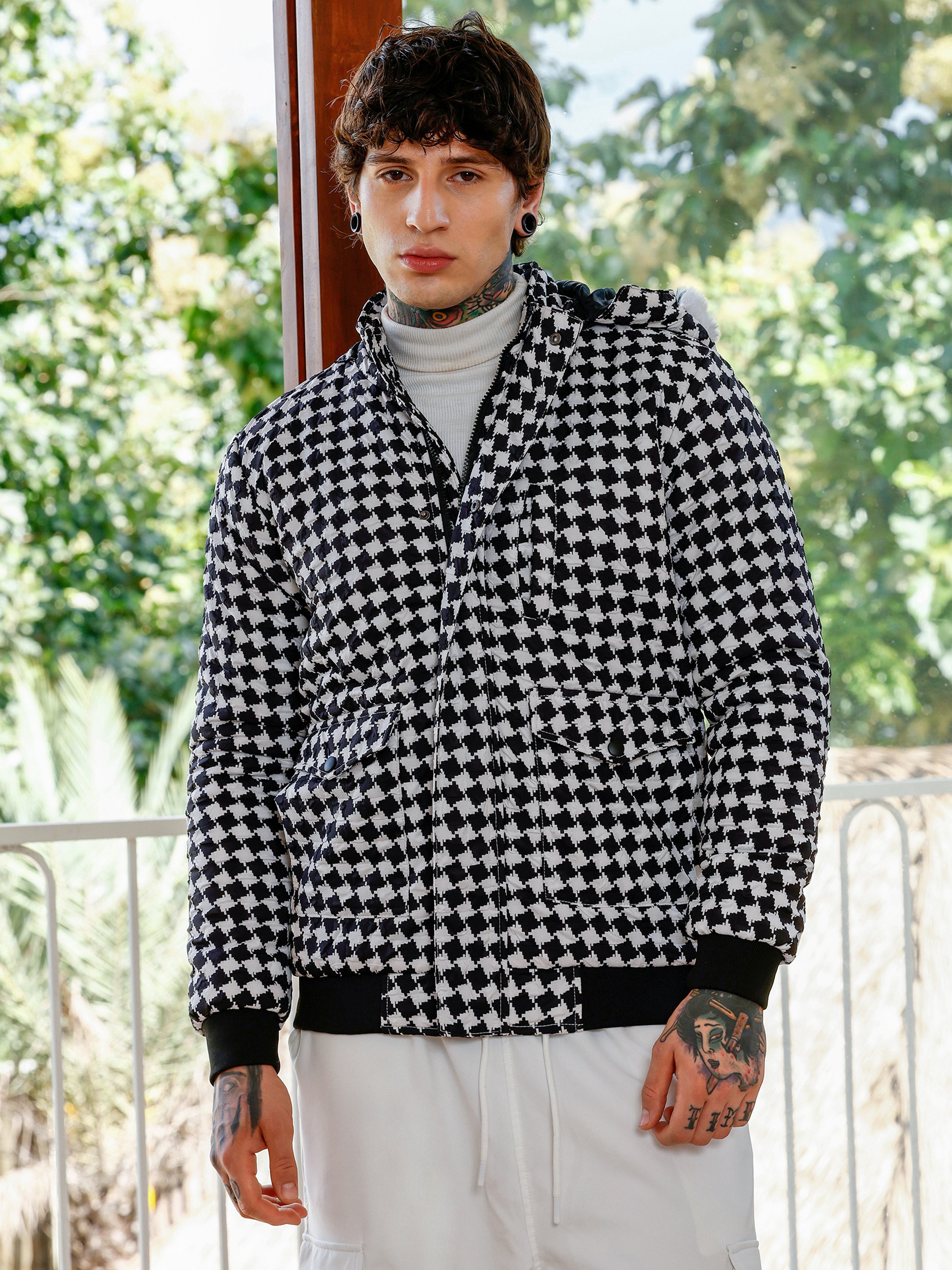 Men Black Checked-Tactile Puffer Jacket