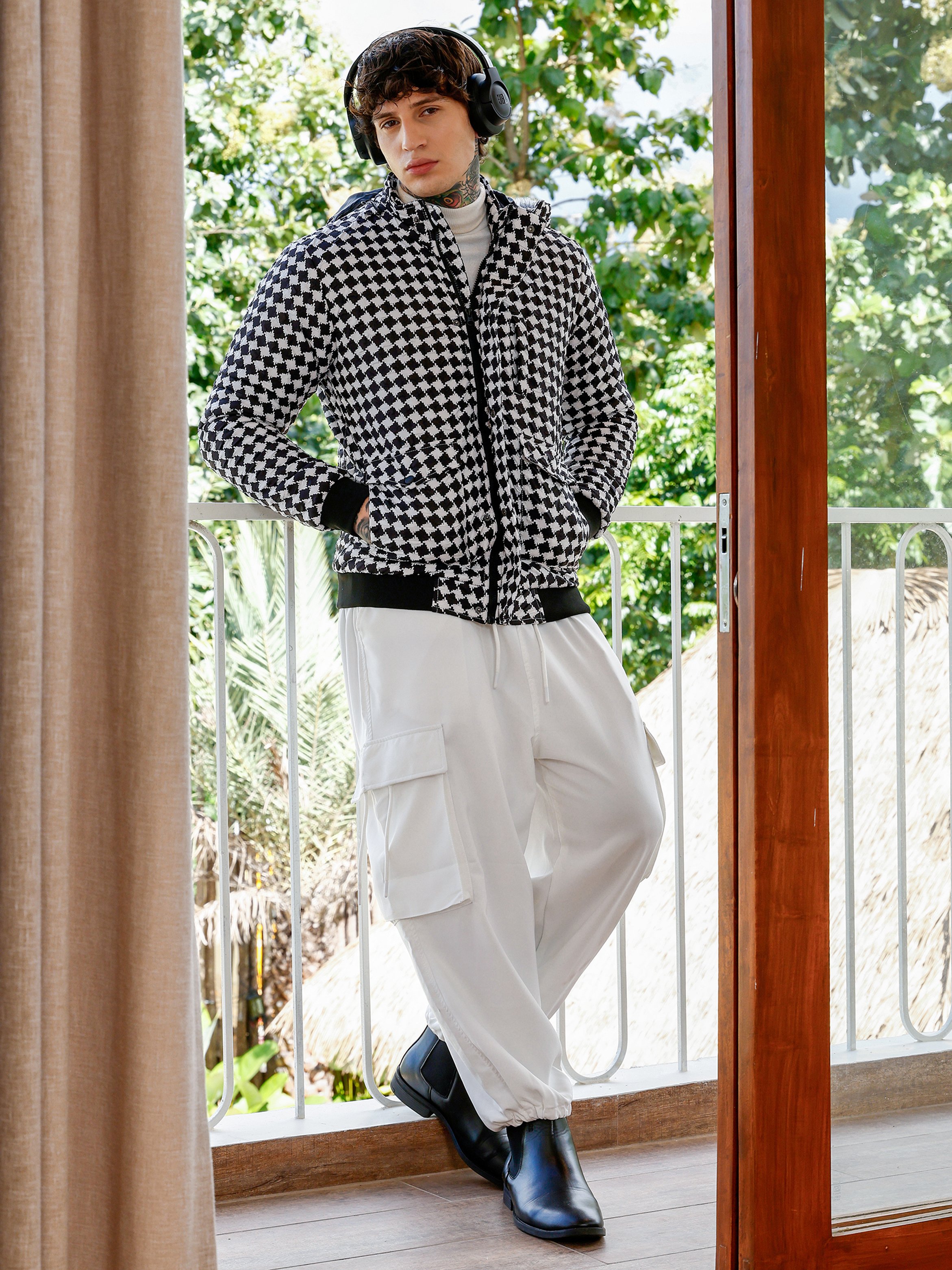 Men Black Checked-Tactile Puffer Jacket