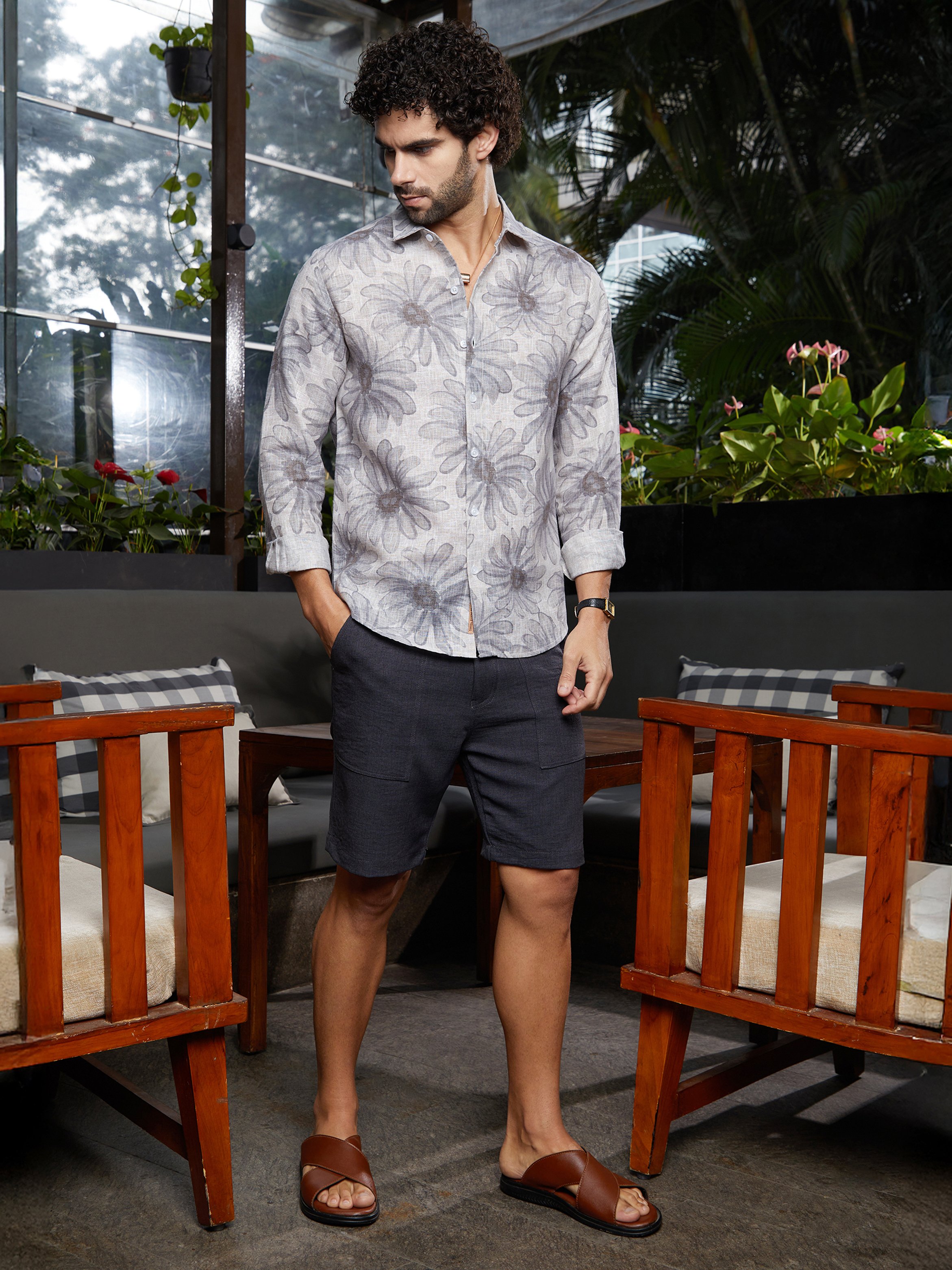 Men Grey Floral Print Regular Shirt