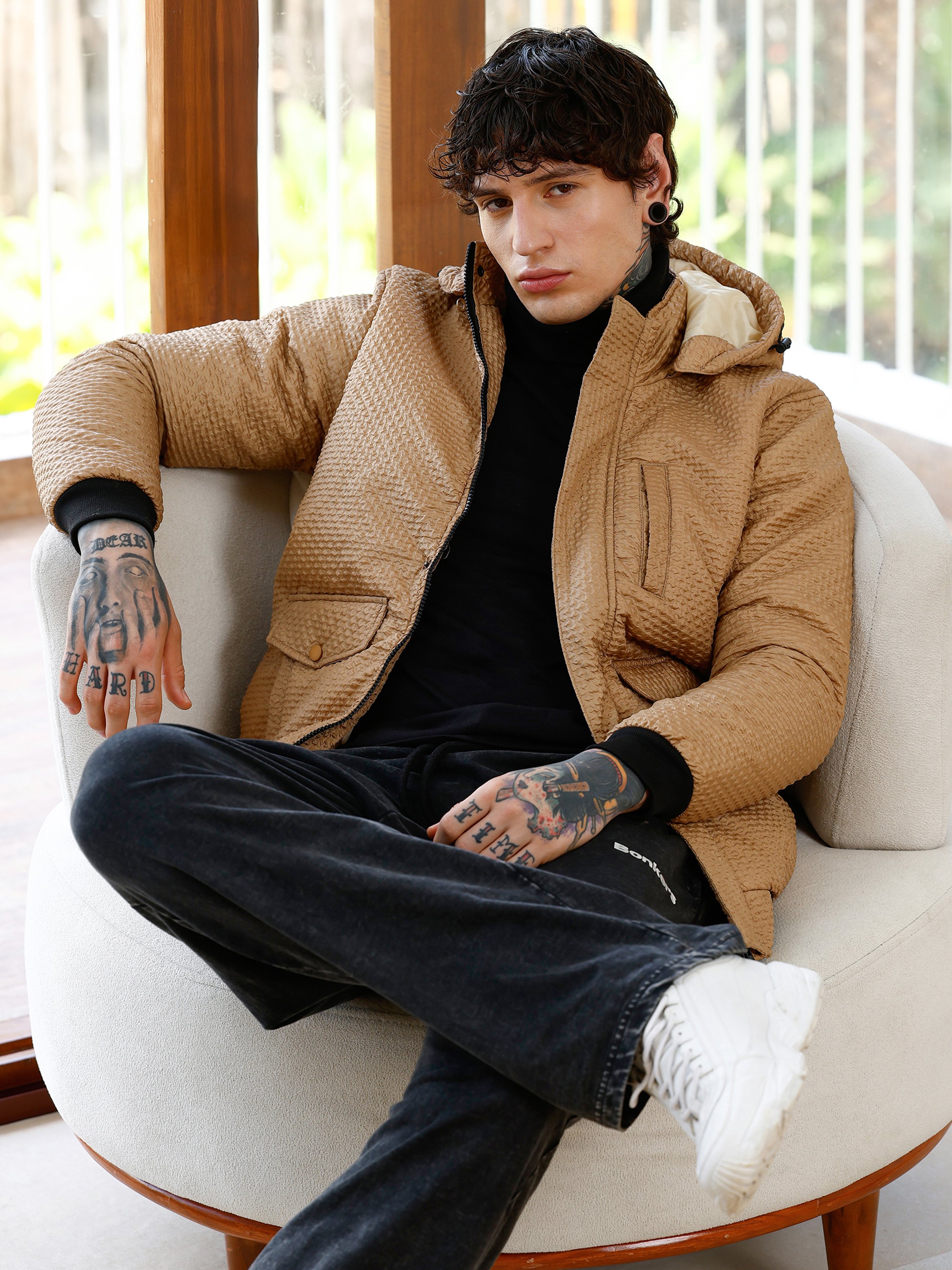 Men Beige Geometric-Tactile Puffer Jacket