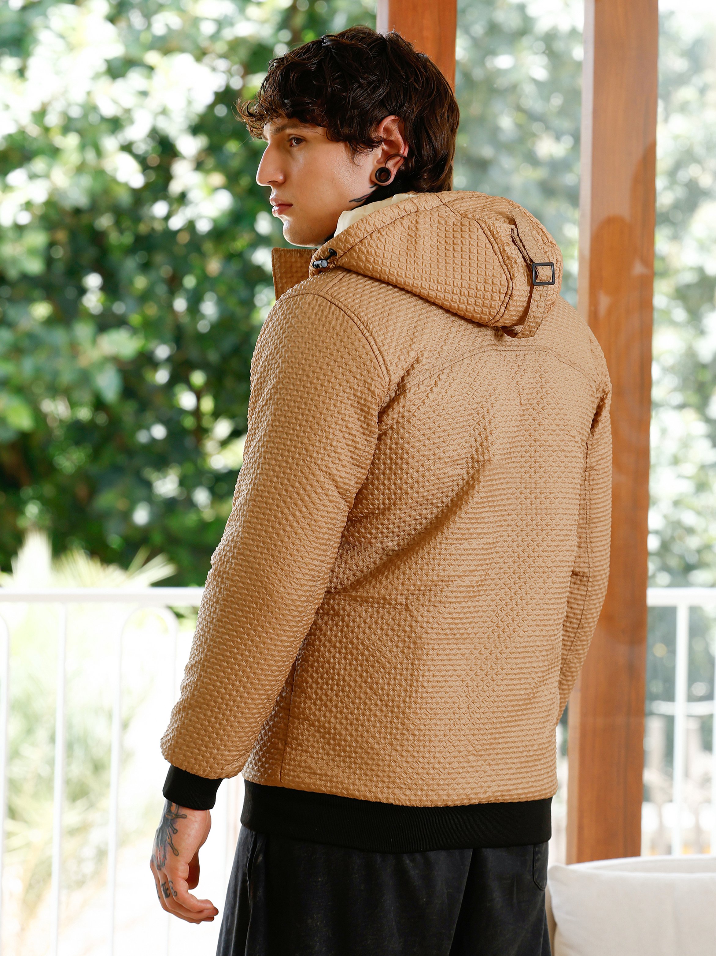 Men Beige Geometric-Tactile Puffer Jacket