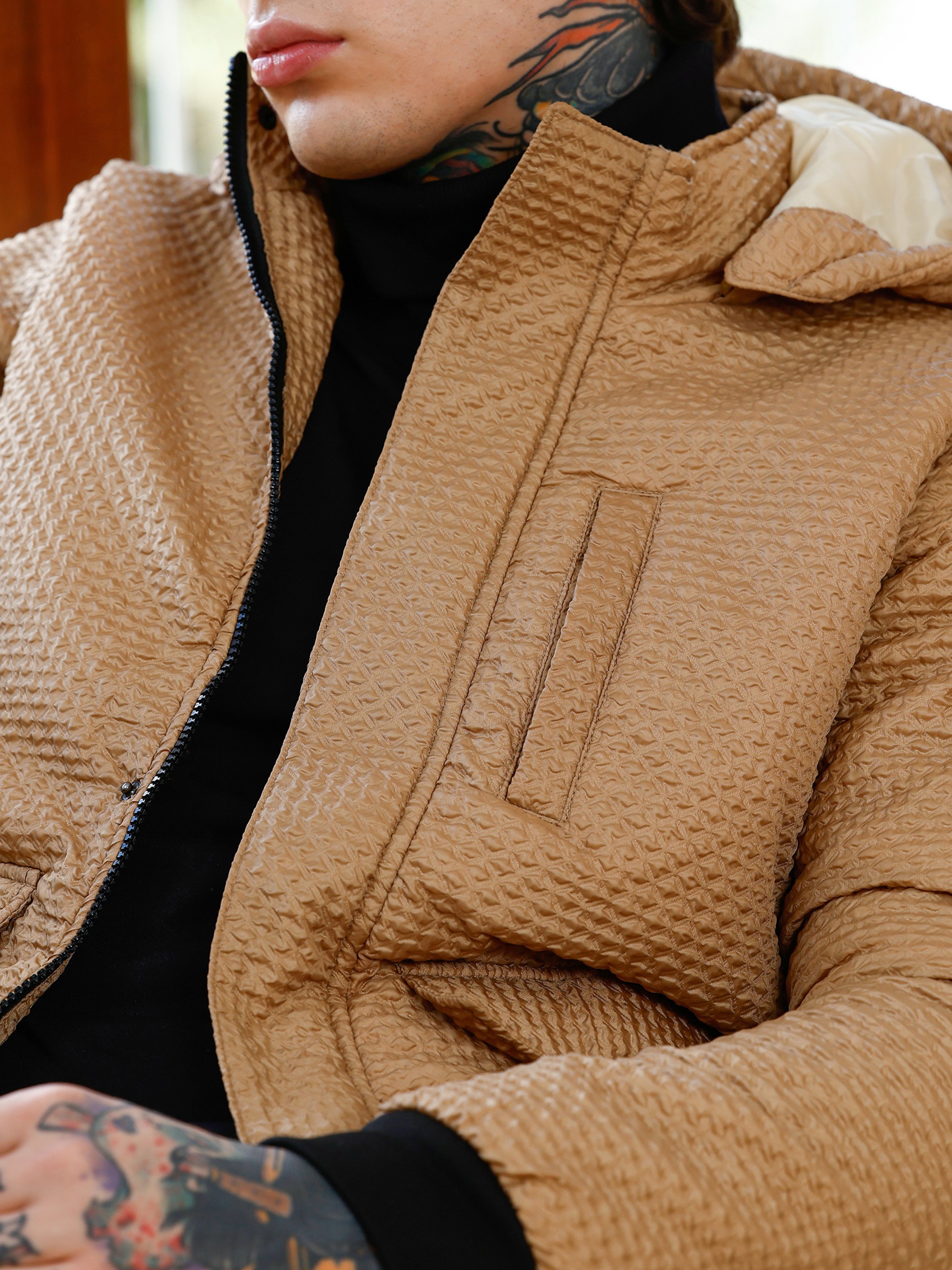 Men Beige Geometric-Tactile Puffer Jacket